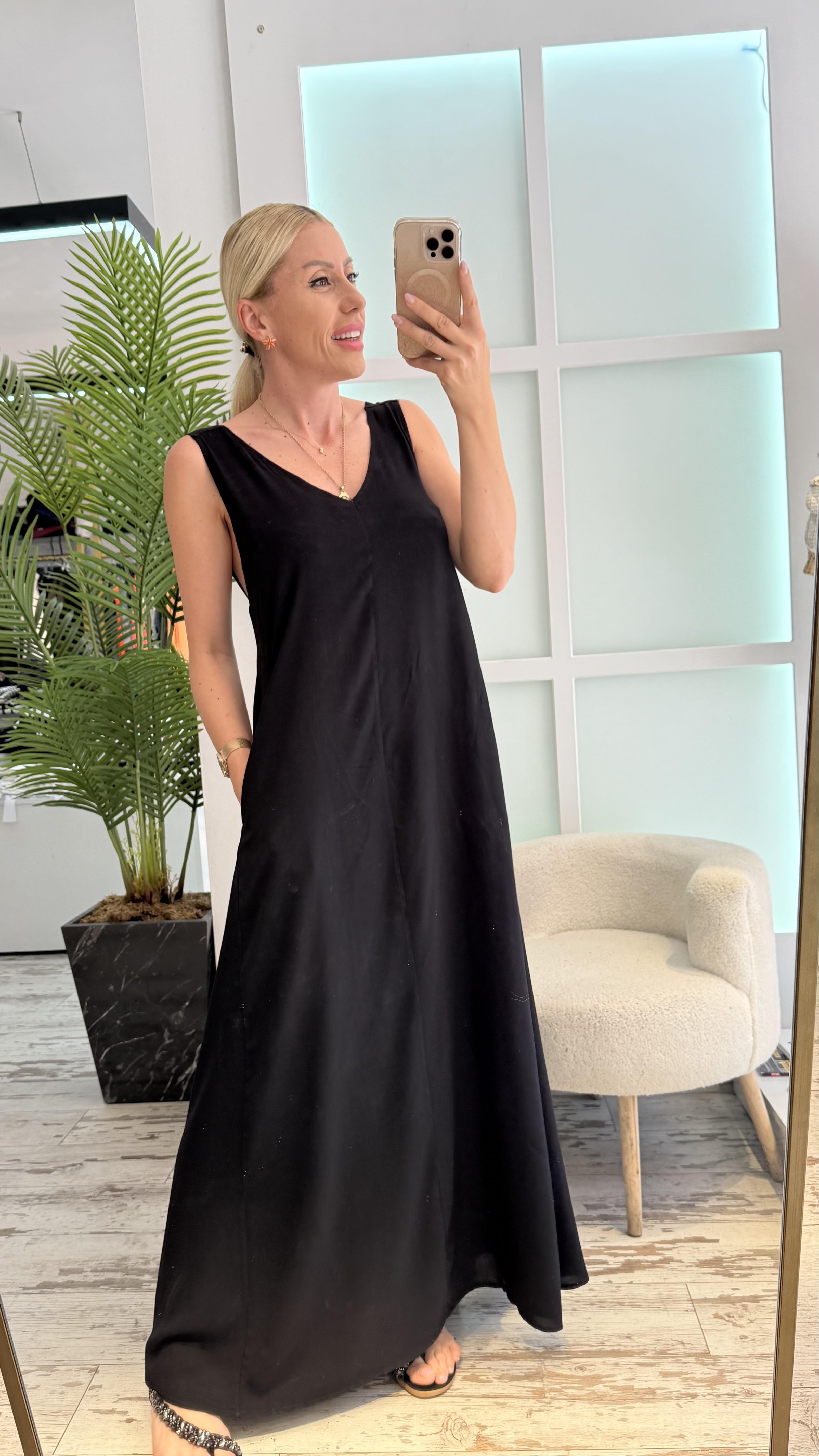 MERİ SİYAH ELBİSE 