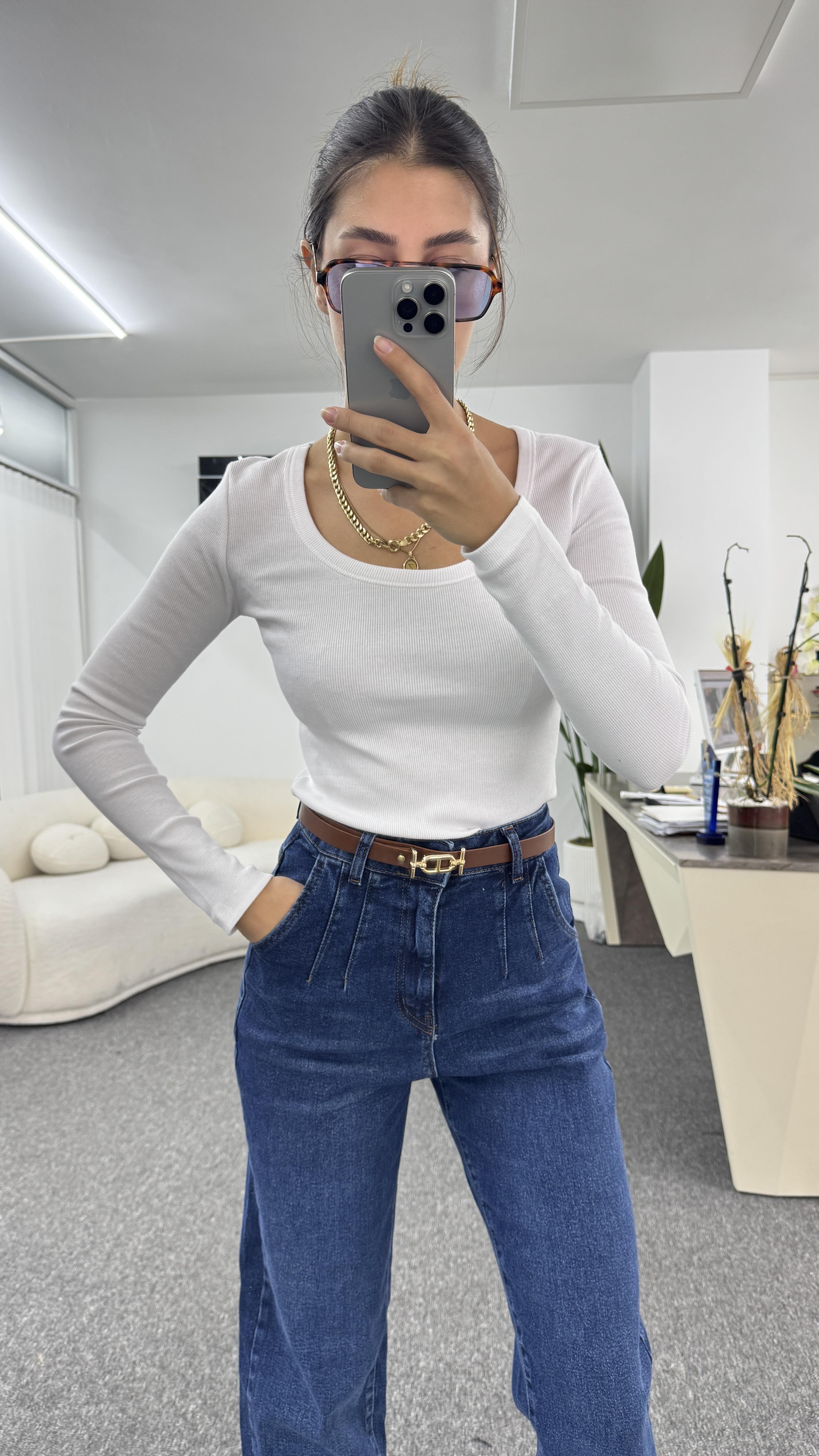 Mia Beyaz U Yaka Body