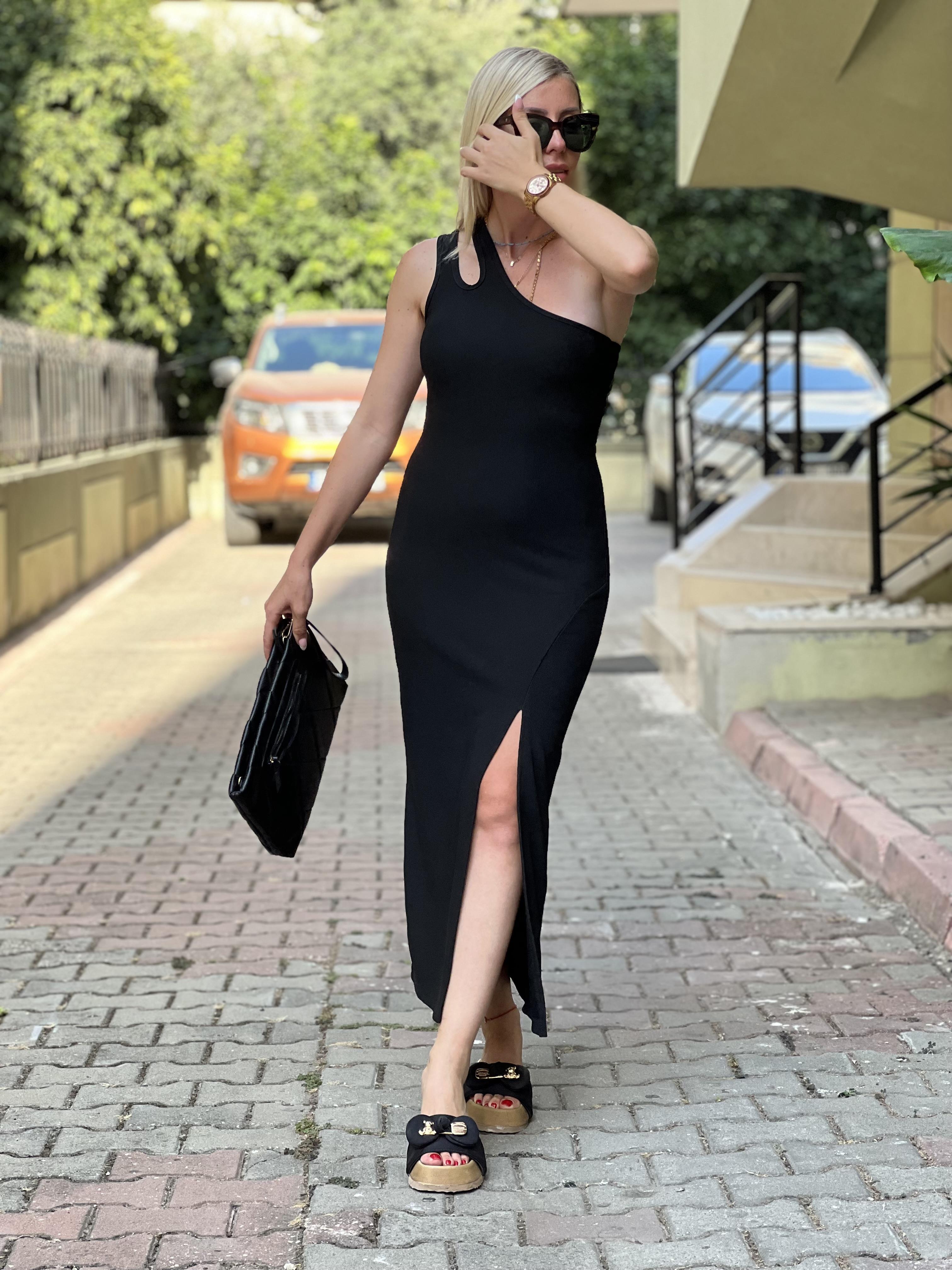 Omuz detaylı tek kol elbise 