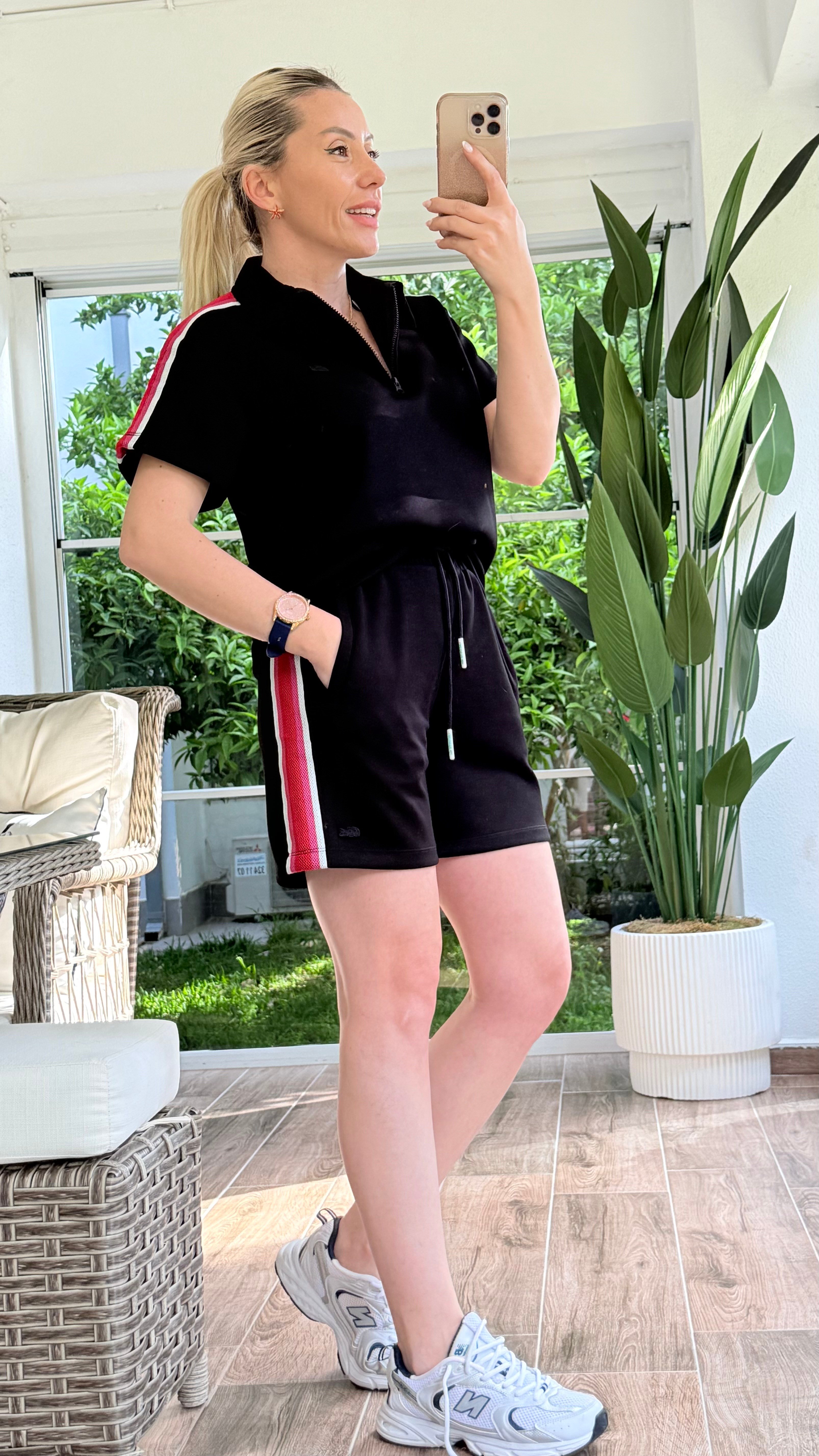 RELMİS SİYAH ŞORTLU TAKIM 