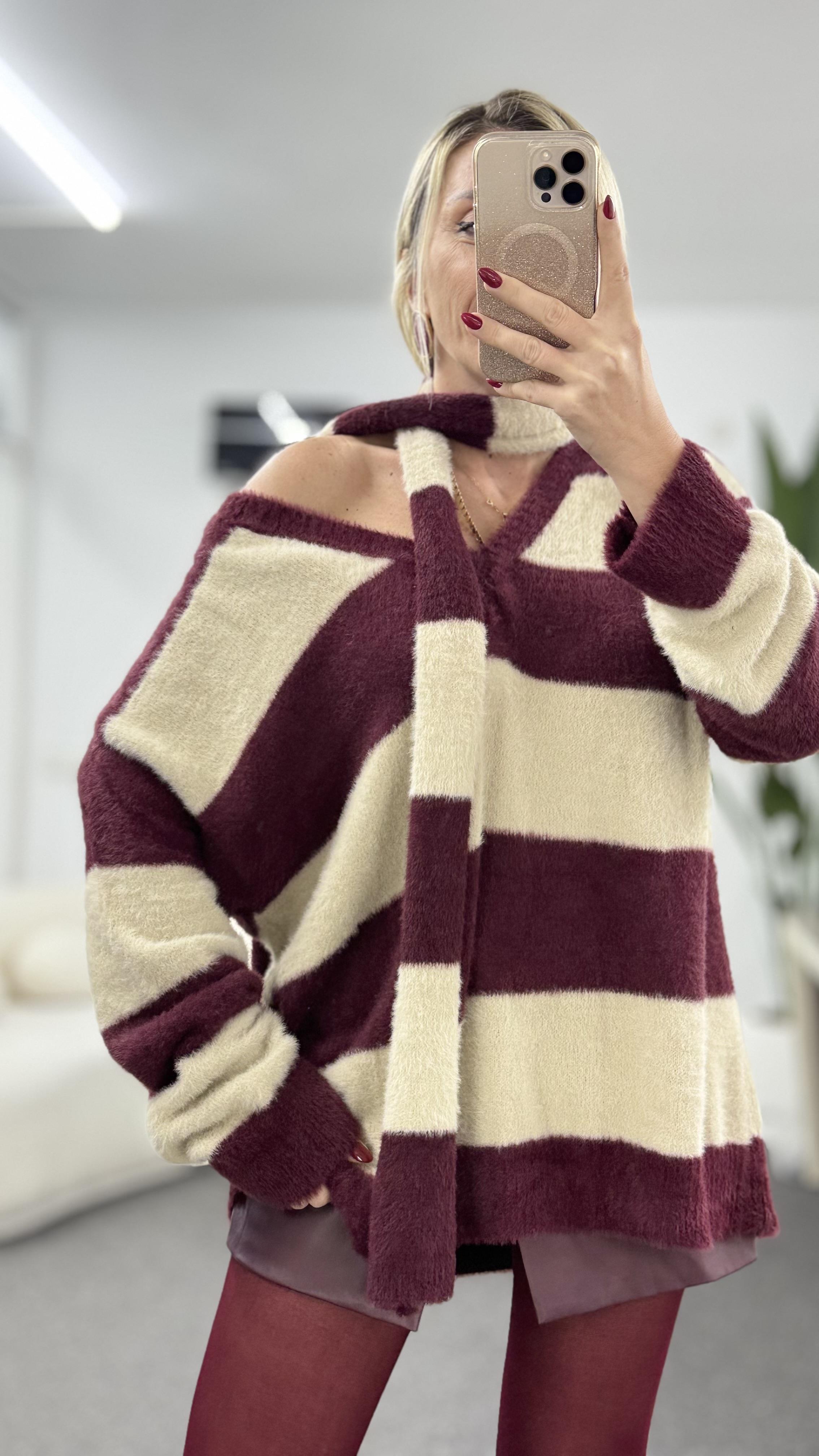 SİSİ ATKILI BORDO KAZAK