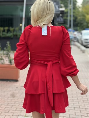 Kırmızı volanlı elbise 