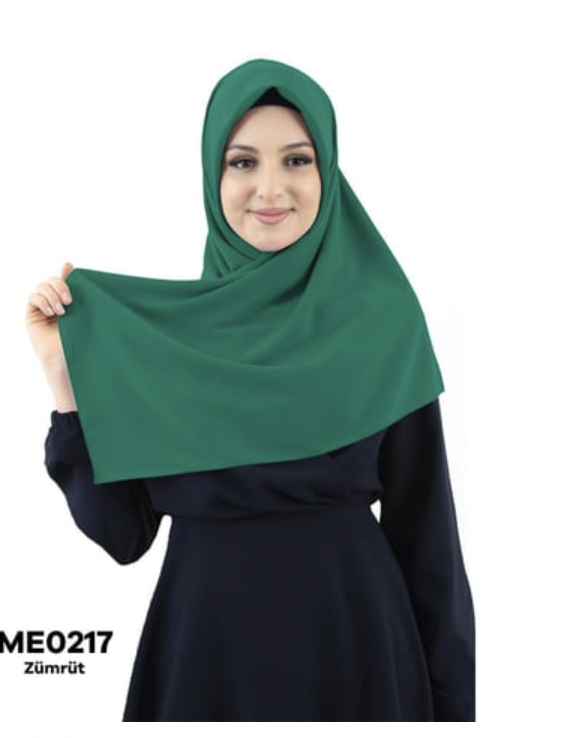 Viemor düz renk eşarp ile yapılmış minimal kombin örneği