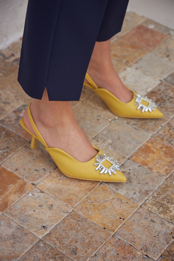 Mişra Kristal Taş Detaylı Sarı Kısa Topuklu Kadın Ayakkabı