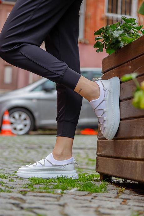 Resa Beyaz Taşlı İp Detaylı Kadın Spor Ayakkabı