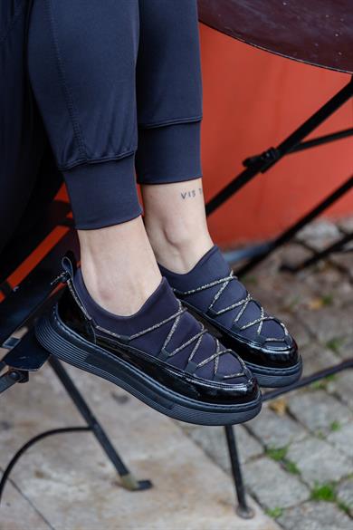 Resa Siyah Taşlı İp Detaylı Kadın Spor Ayakkabı