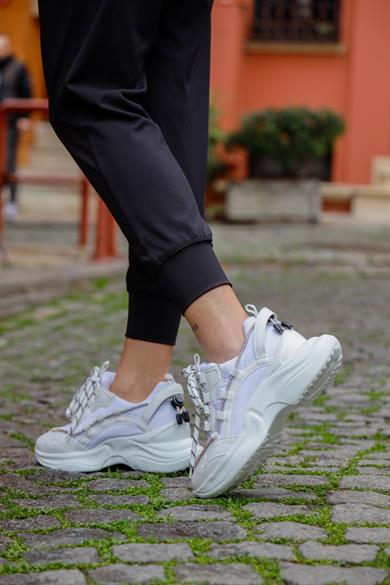 Tuqi Beyaz Taş Detaylı Kadın Spor Ayakkabı