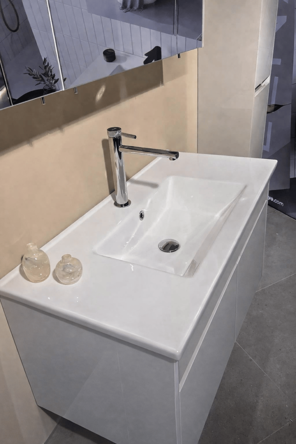 Orka Arno 85 cm Parlak Kaşmir Banyo Dolabı Alt Modül ve Lavabo (Kapaklı) , 5008782