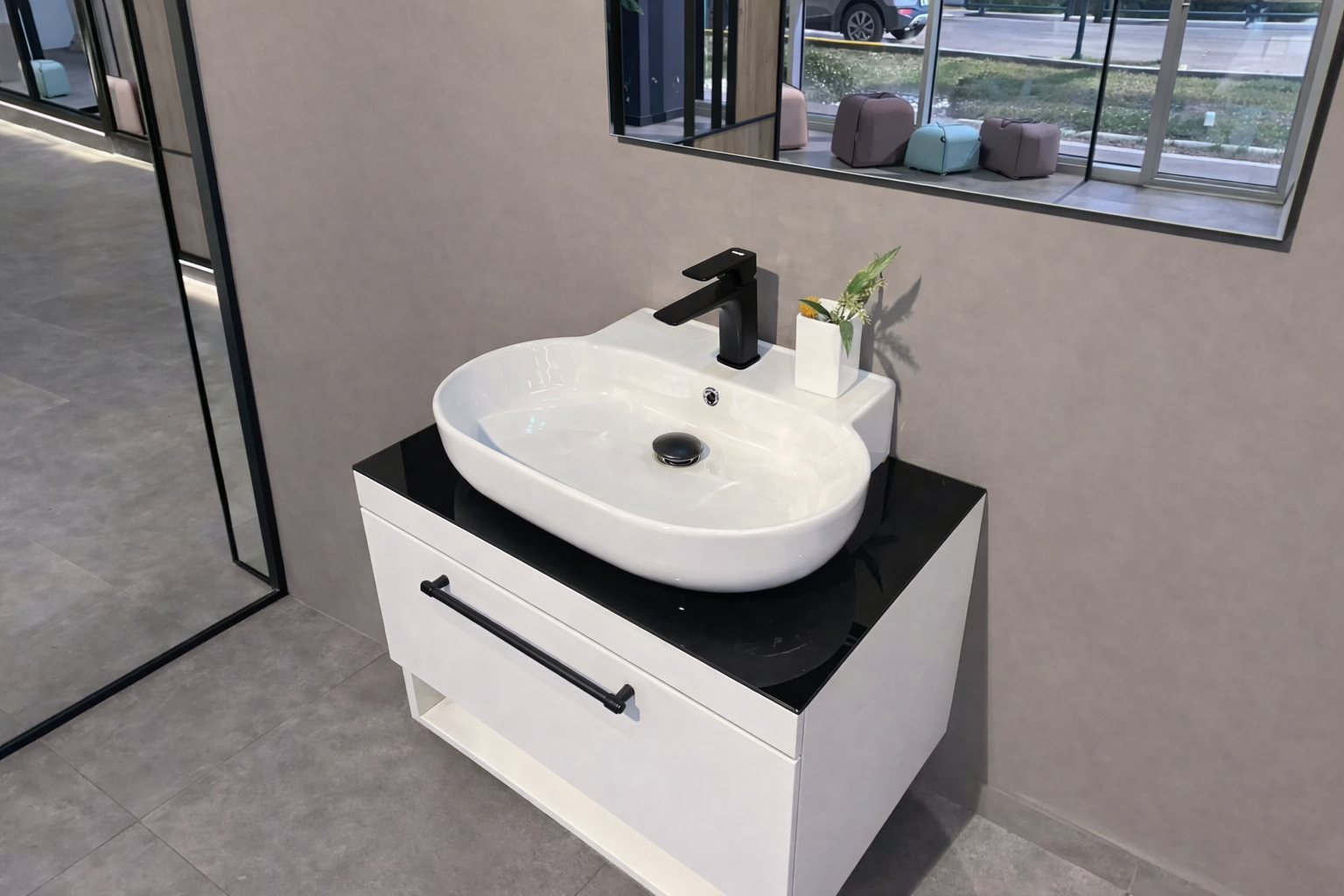 Orka Knidos Banyo Dolabı Takımı, 70 cm, Beyaz (Led Spotlu Ayna), 5000341