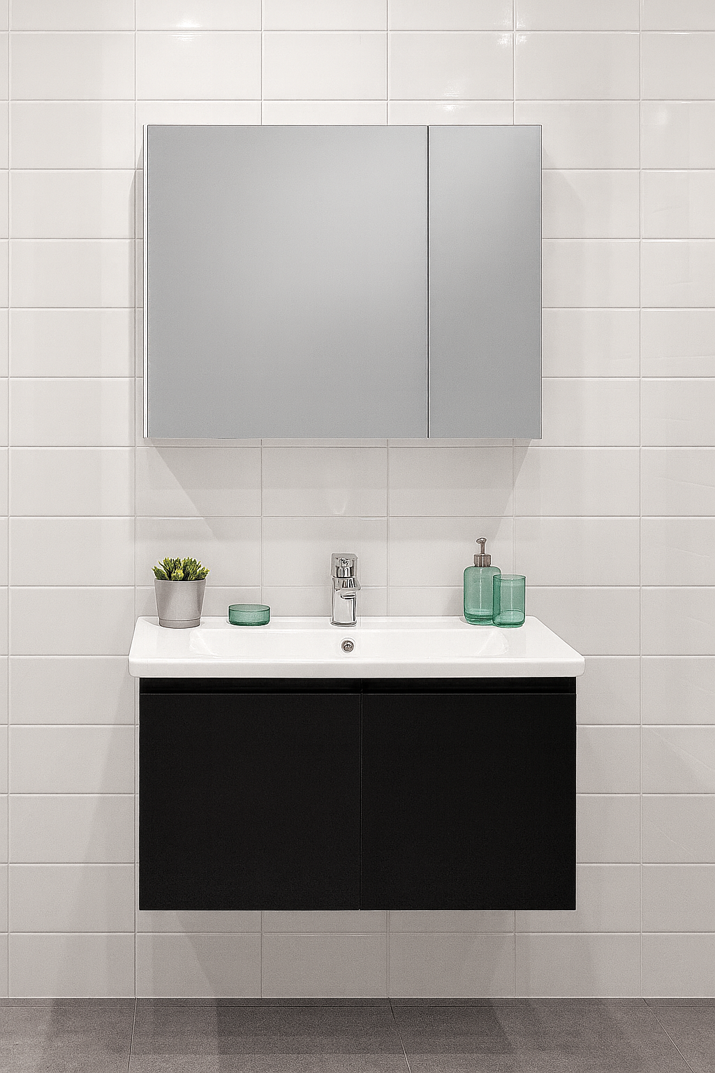 Orka Terme 80 cm Parlak Siyah Kapaklı Banyo Dolabı Takımı (Dolaplı Ayna)ORKA5004101Banyo Dolabı Takımı