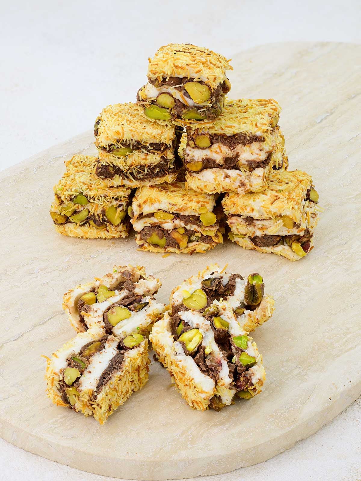 kadayıflı, çikolatatalı, antep fıstıklı baklava lokum