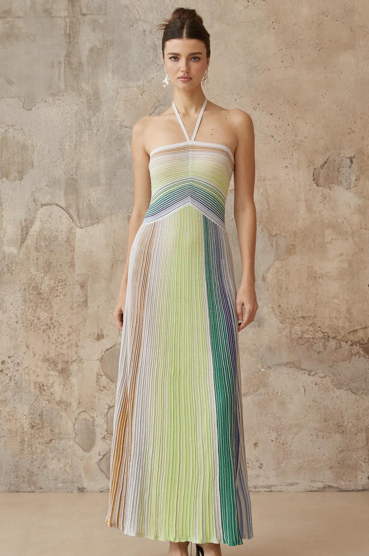 Boyundan Bağlı Simli Elbise