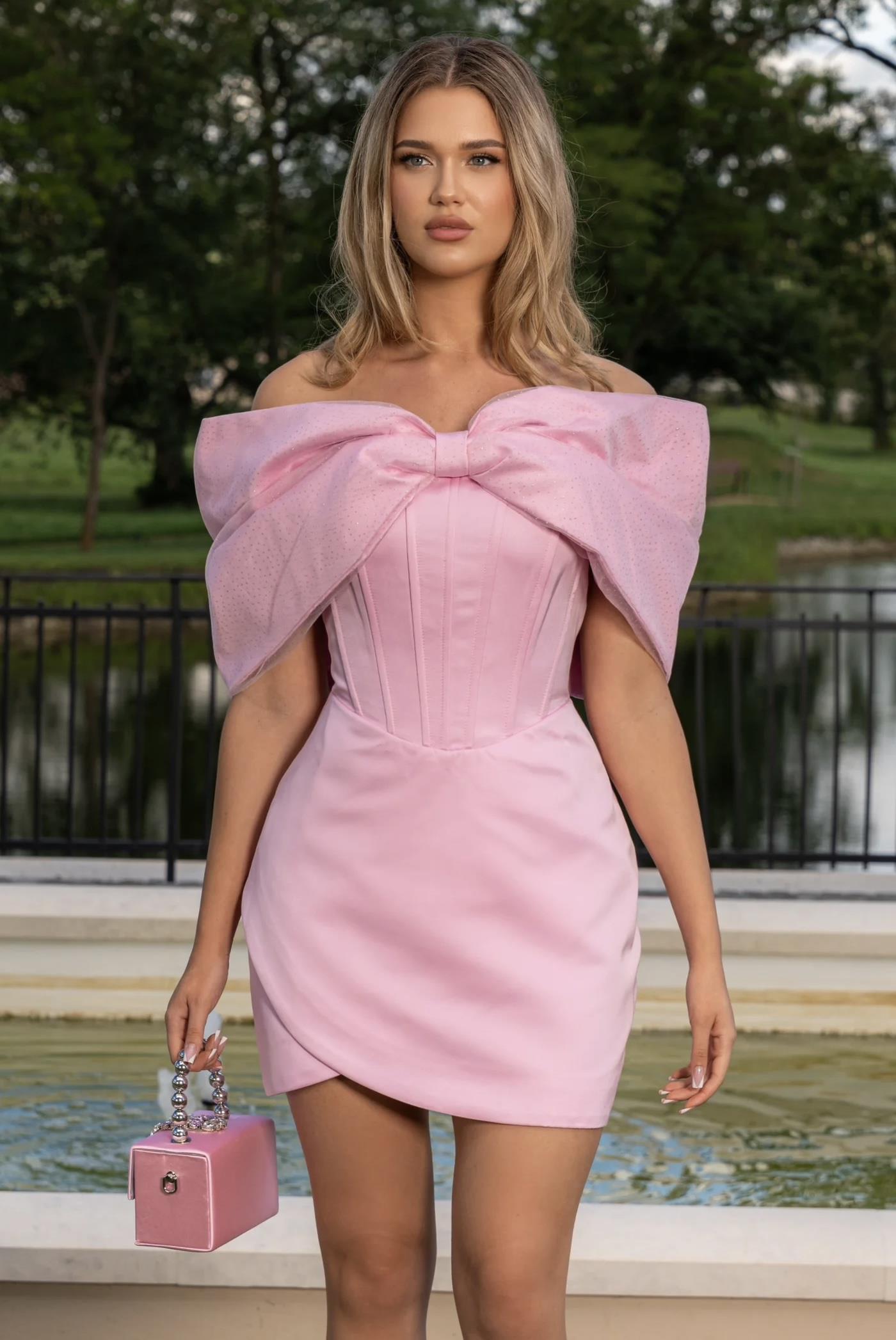 Fiyonk Detaylı Pembe Mini Elbise