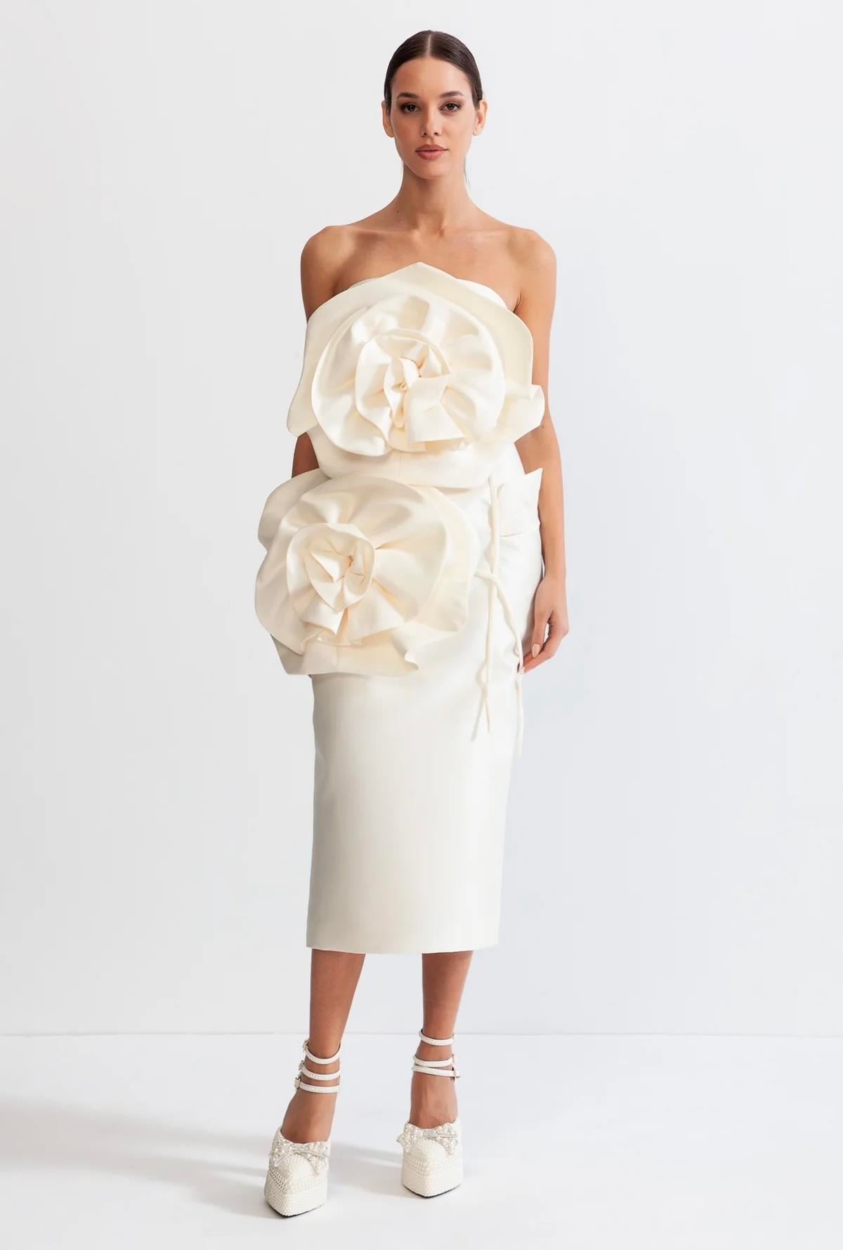 Gül Detaylı Krem Midi Elbise