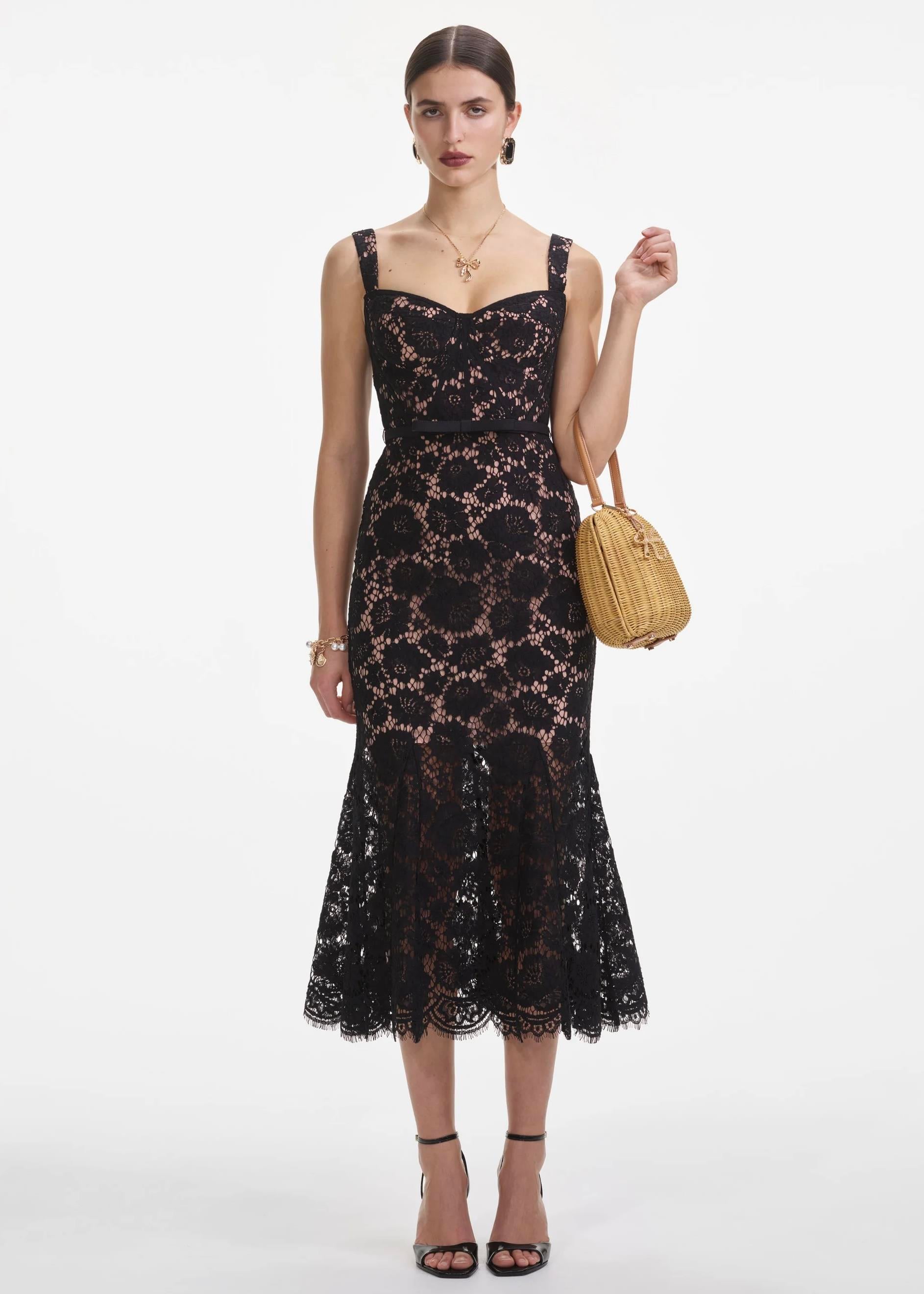 Kemerli Siyah Dantel Midi Elbise