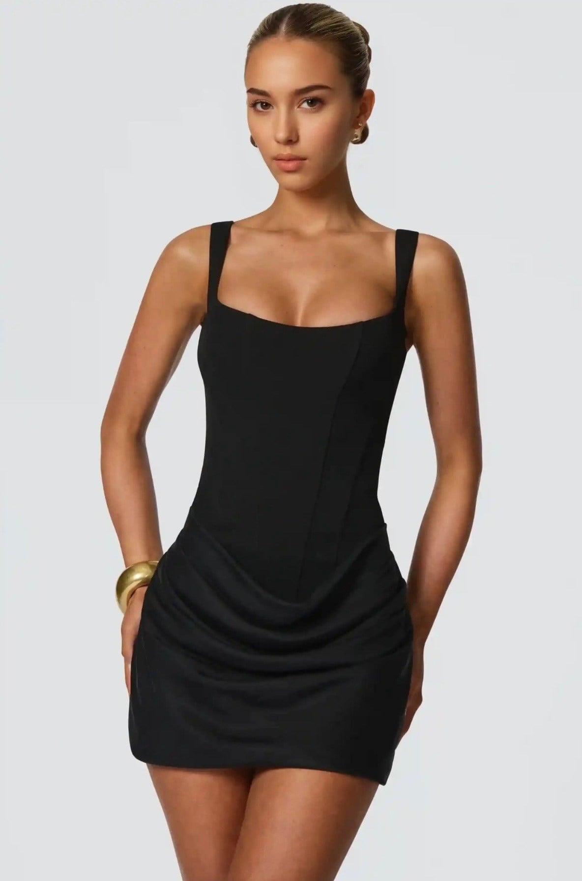 Korse Formlu Siyah Mini Elbise