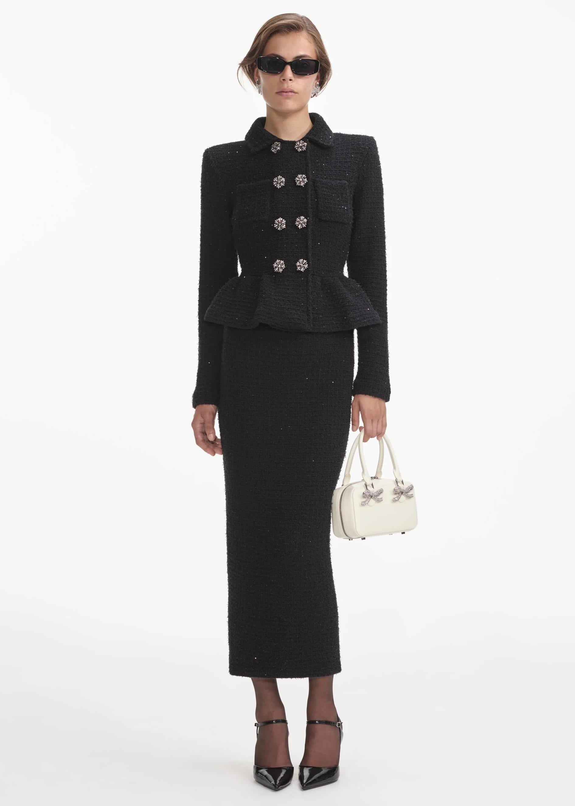 Kristal Düğme Detaylı Siyah Midi Elbise