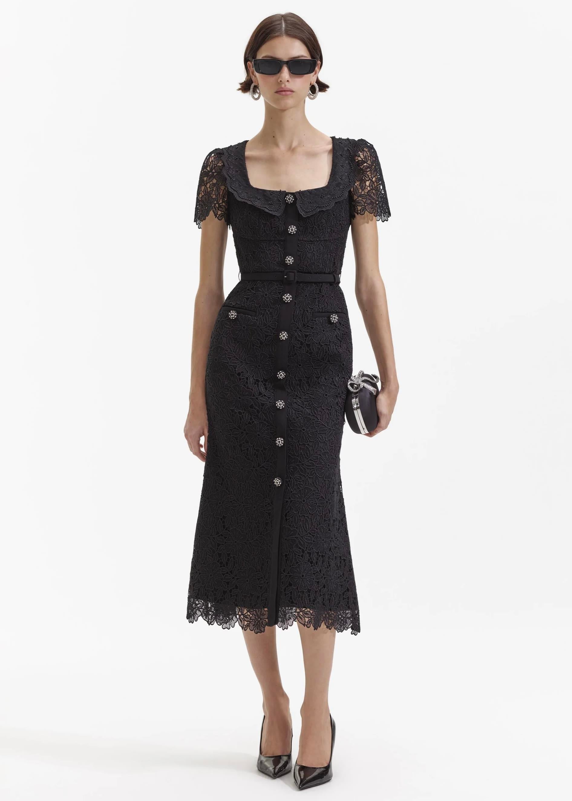 Kristal Düğmeli Siyah Dantel Elbise