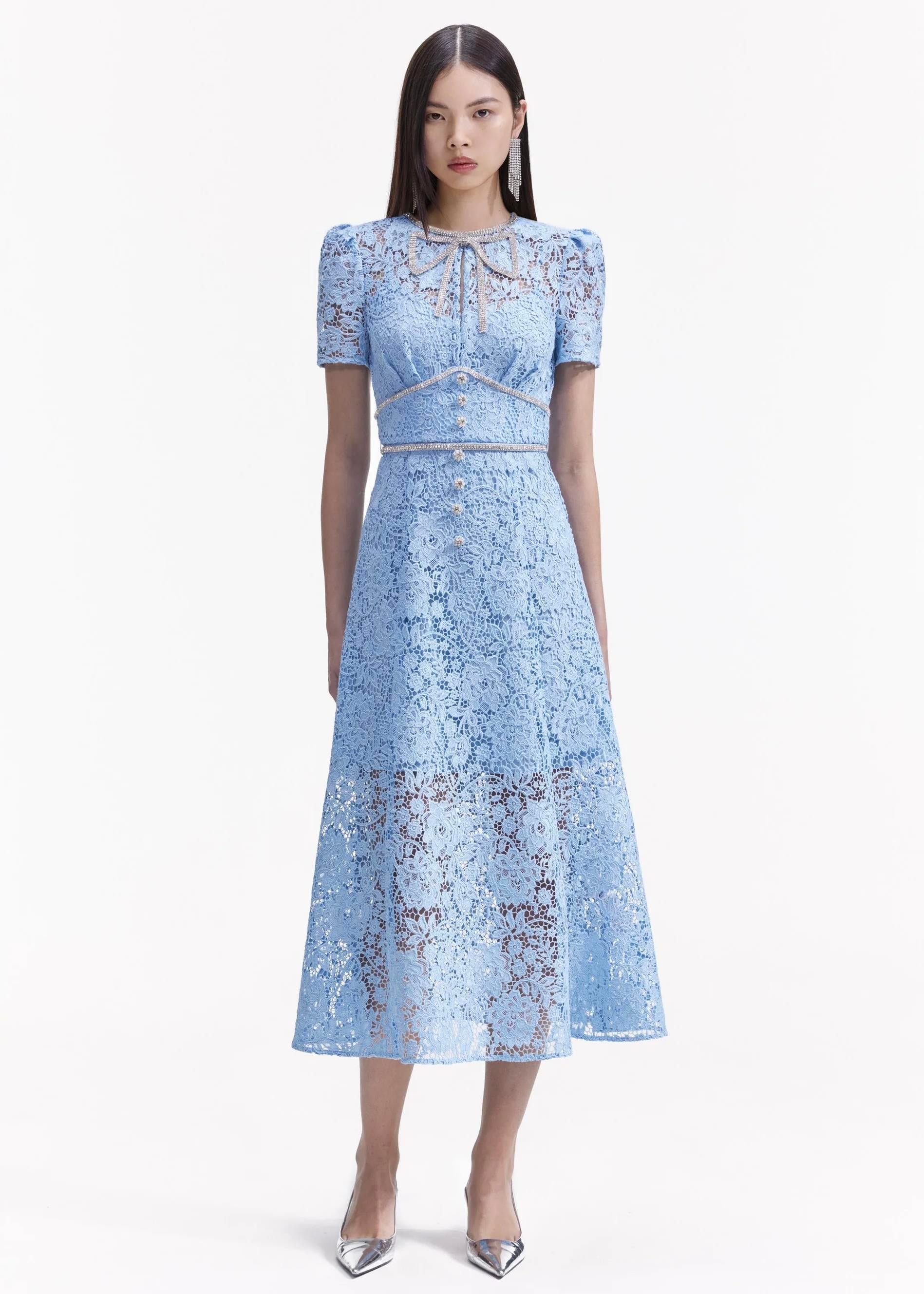 Kristal Taş Detaylı Mavi Dantel Elbise