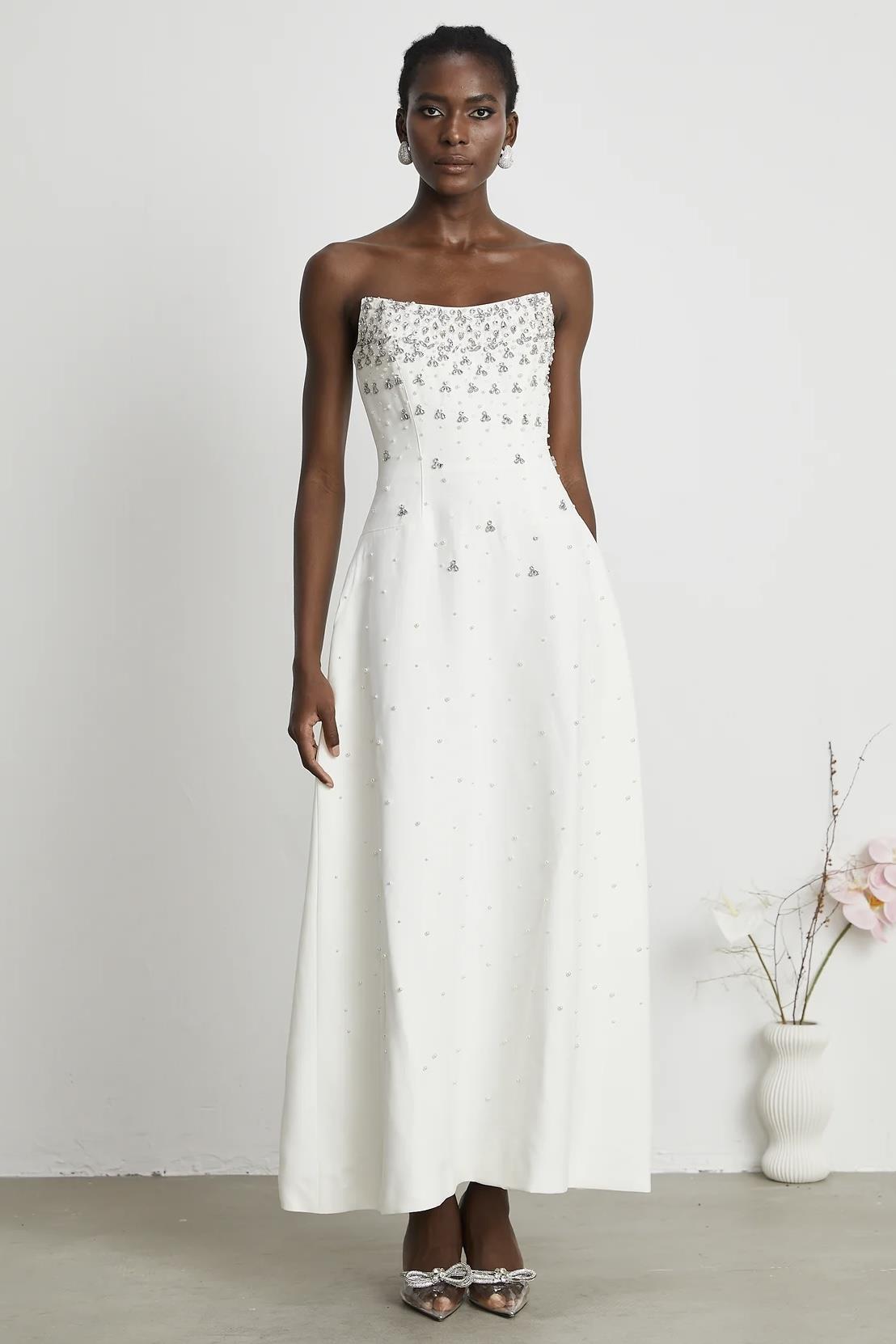 Kristal Taşlı Beyaz Straplez Midi Elbise