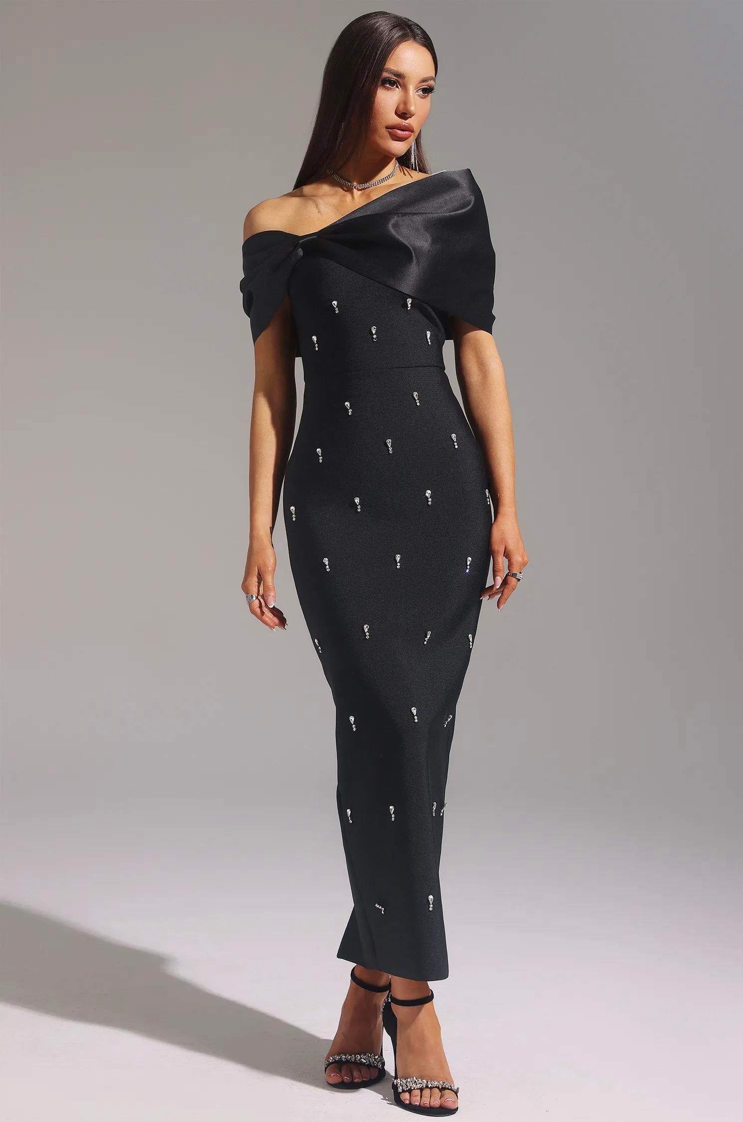 Kristal Taşlı Siyah Elbise