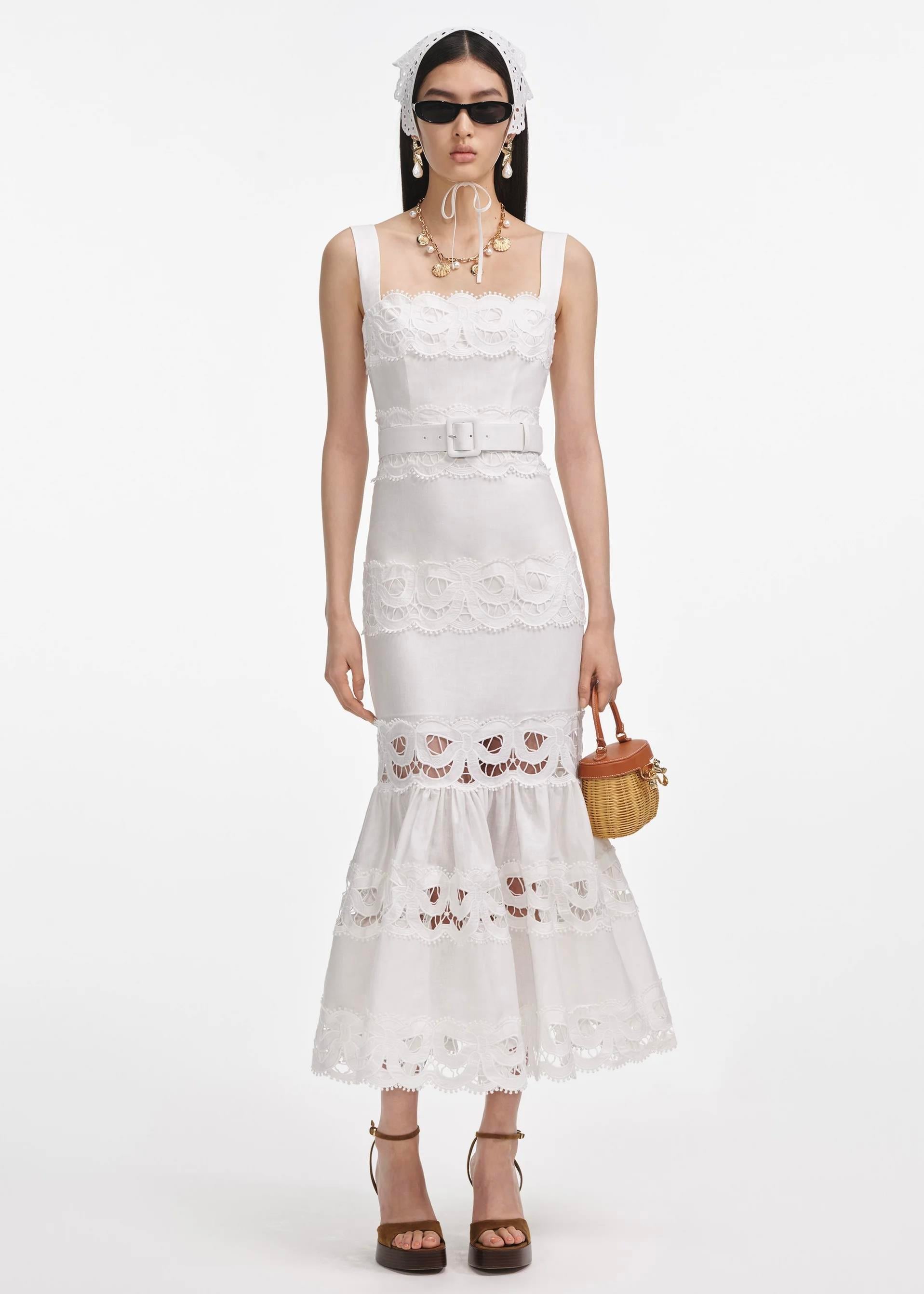 Nakış Detaylı Beyaz Midi Elbise