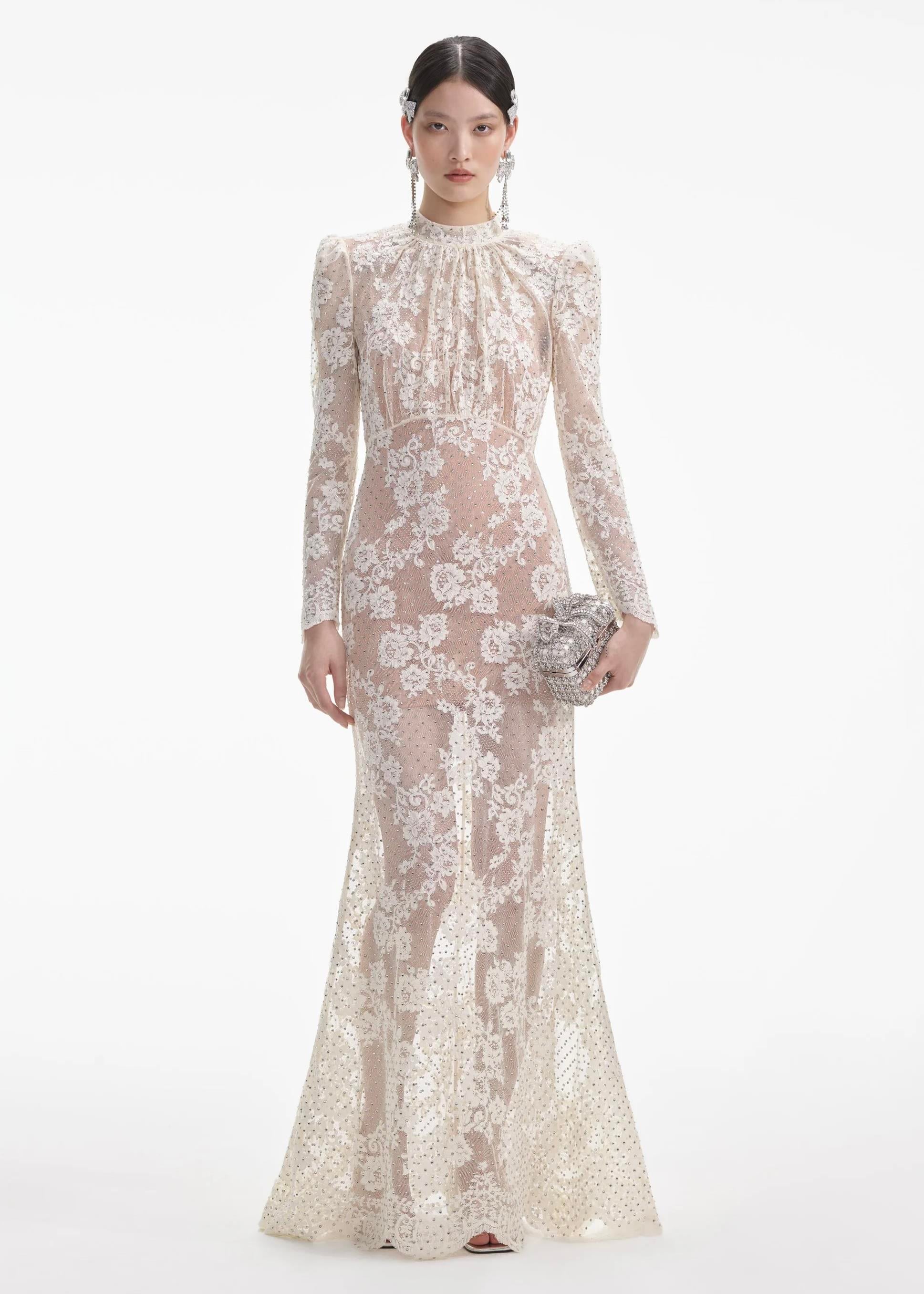 Uzun Kollu İşlemeli Maksi Elbise