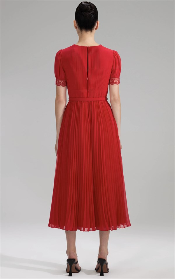 V Yaka Dantel Detaylı Kırmızı Midi Elbise