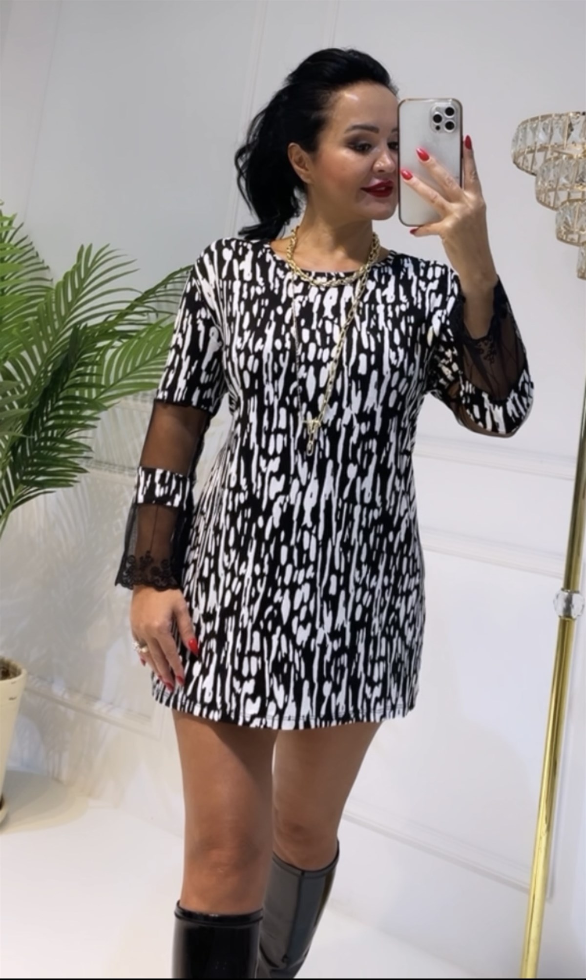 3623 siyah beyaz şekilli kolları tül bluzJckemdk