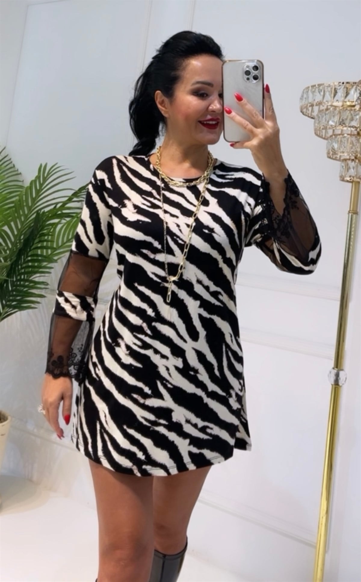 3623 siyah beyaz zebra kolları tül bluzJckemdk
