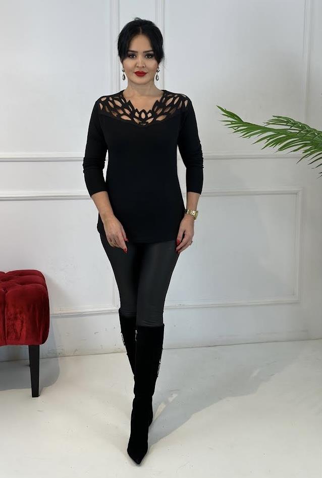 4401 Göğüs dekolteli siyah bluz def45ty54y5