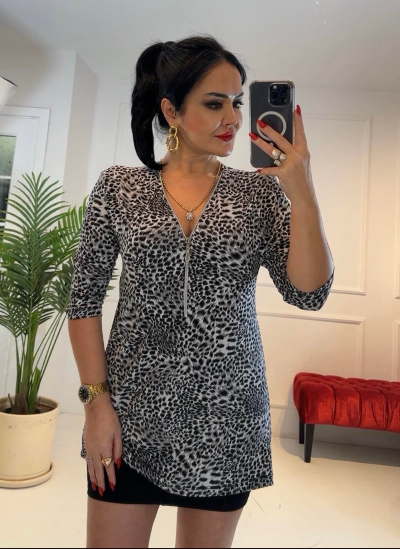 4439  Fermuarlı  Siyah Beyaz Leopar Bluz