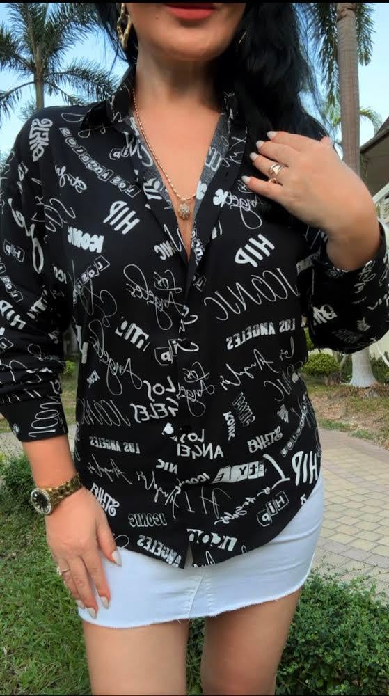 4449 Siyah üzeri beyaz yazılı gömlekTFUF