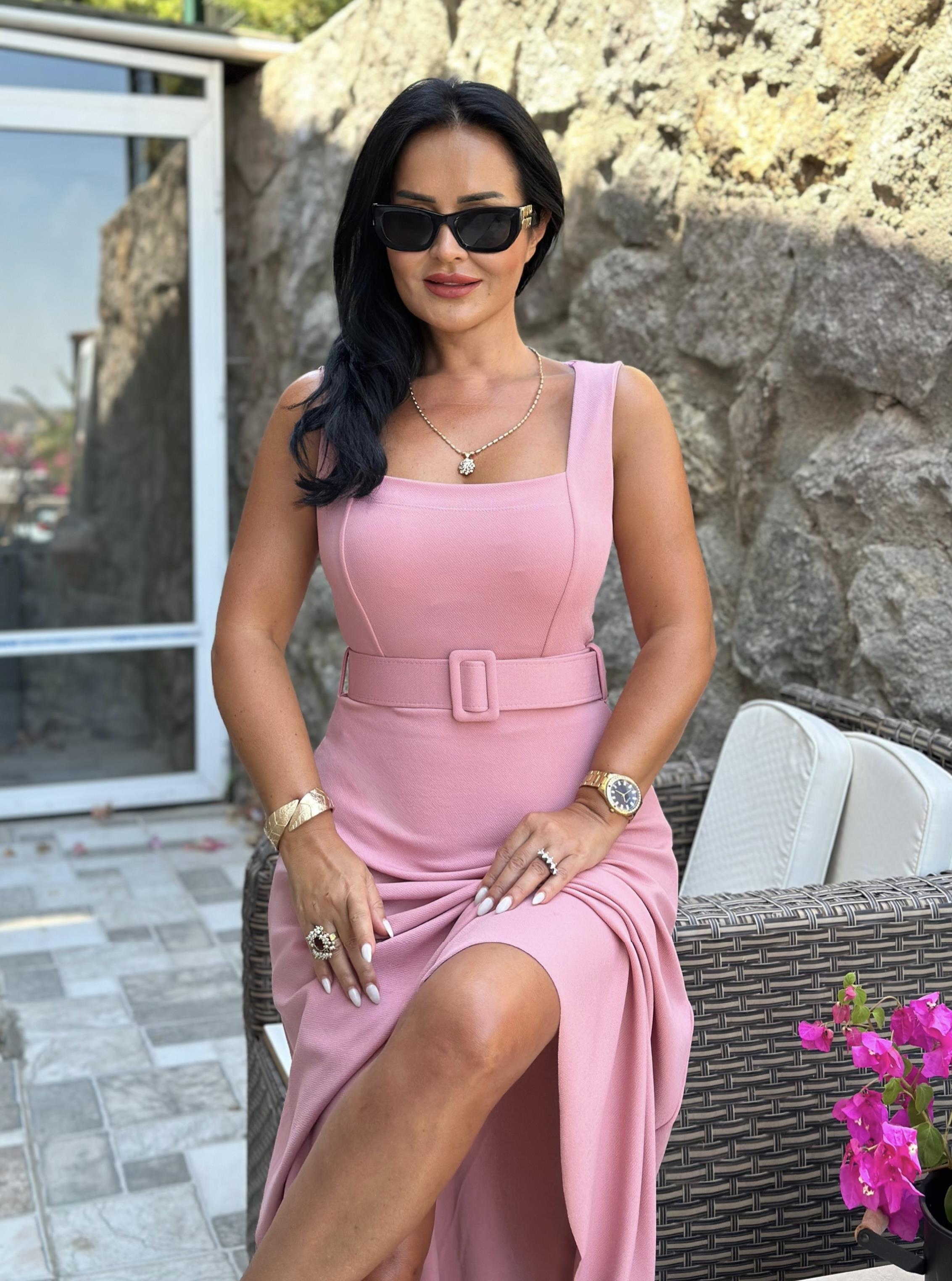 4538 Kare yaka pembe kemerli  elbise 4538