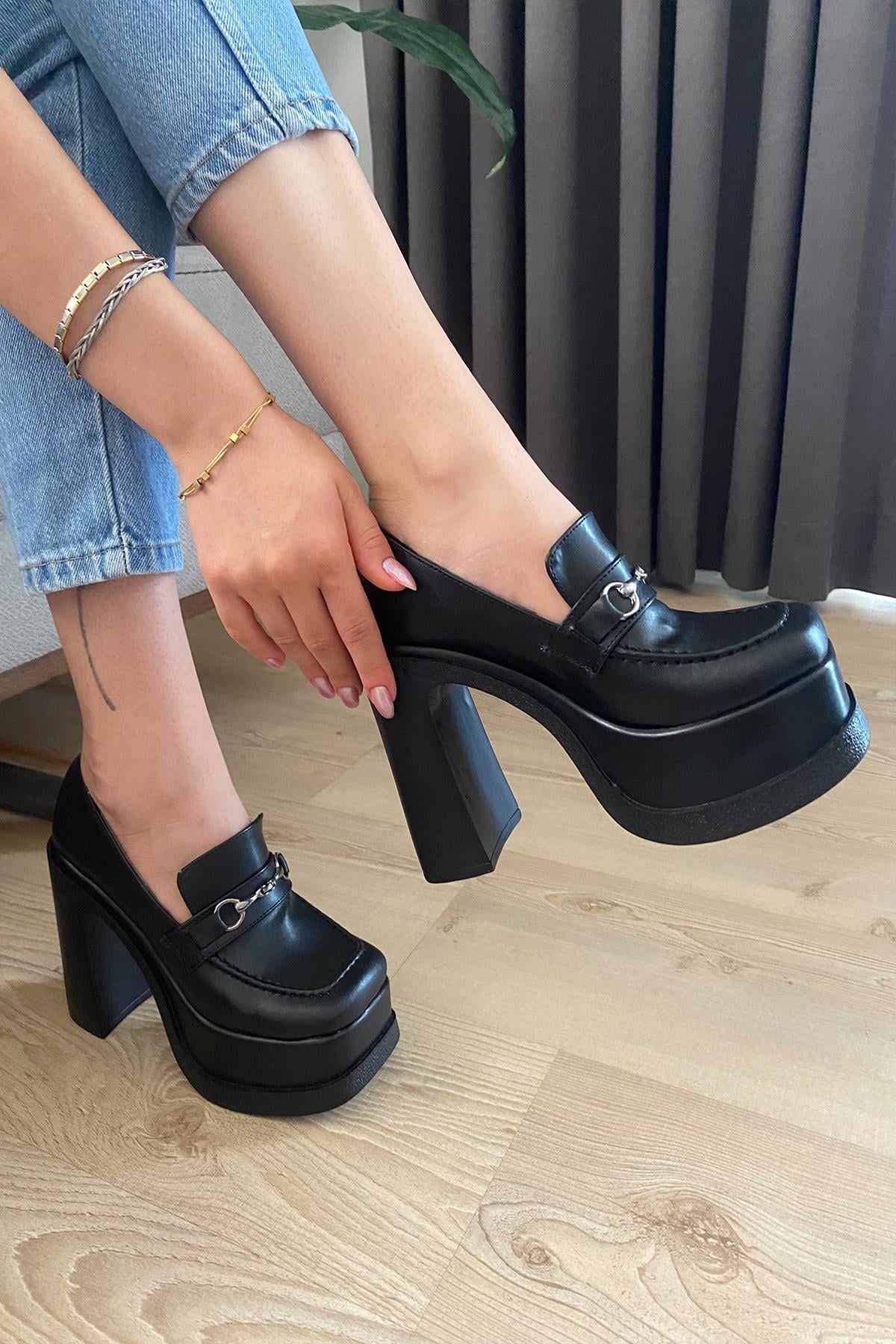 Kadın Clara Siyah Deri İnce Tokalı Lofer Model 12 cm  Platform Topuklu Ayakkabı
