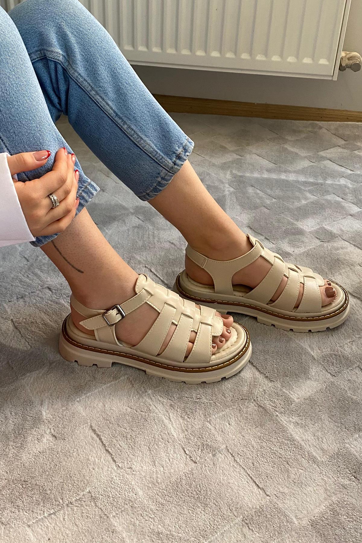 Kadın Desma Bej Kafes Model Vardola Deyatlı  Kalın Taban Ortopedik  Sandalet  K-140