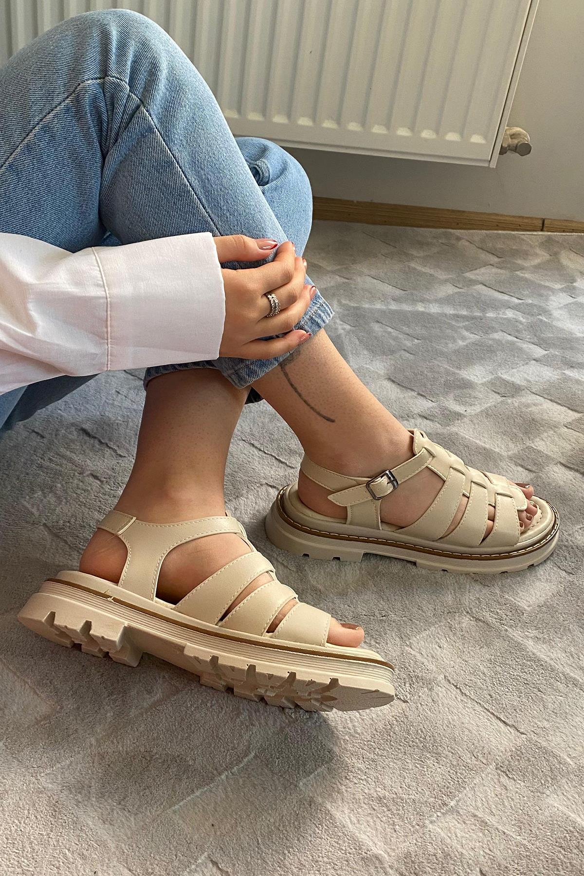 Kadın Desma Bej Kafes Model Vardola Deyatlı  Kalın Taban Ortopedik  Sandalet  K-140