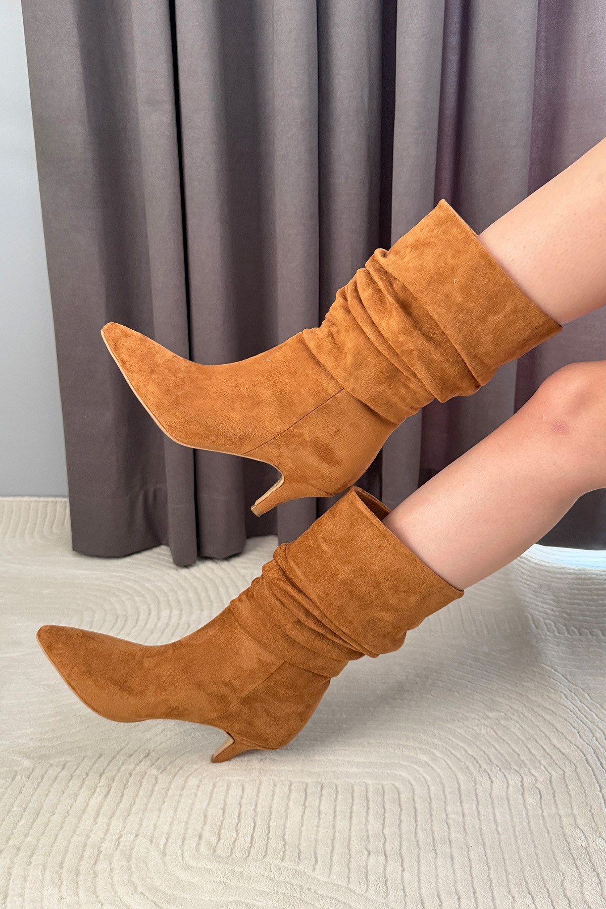 Kadın Donna Taba Süet Körüklü Sivri Burun 6 cm Çivi Topuklu Kısa Çizme