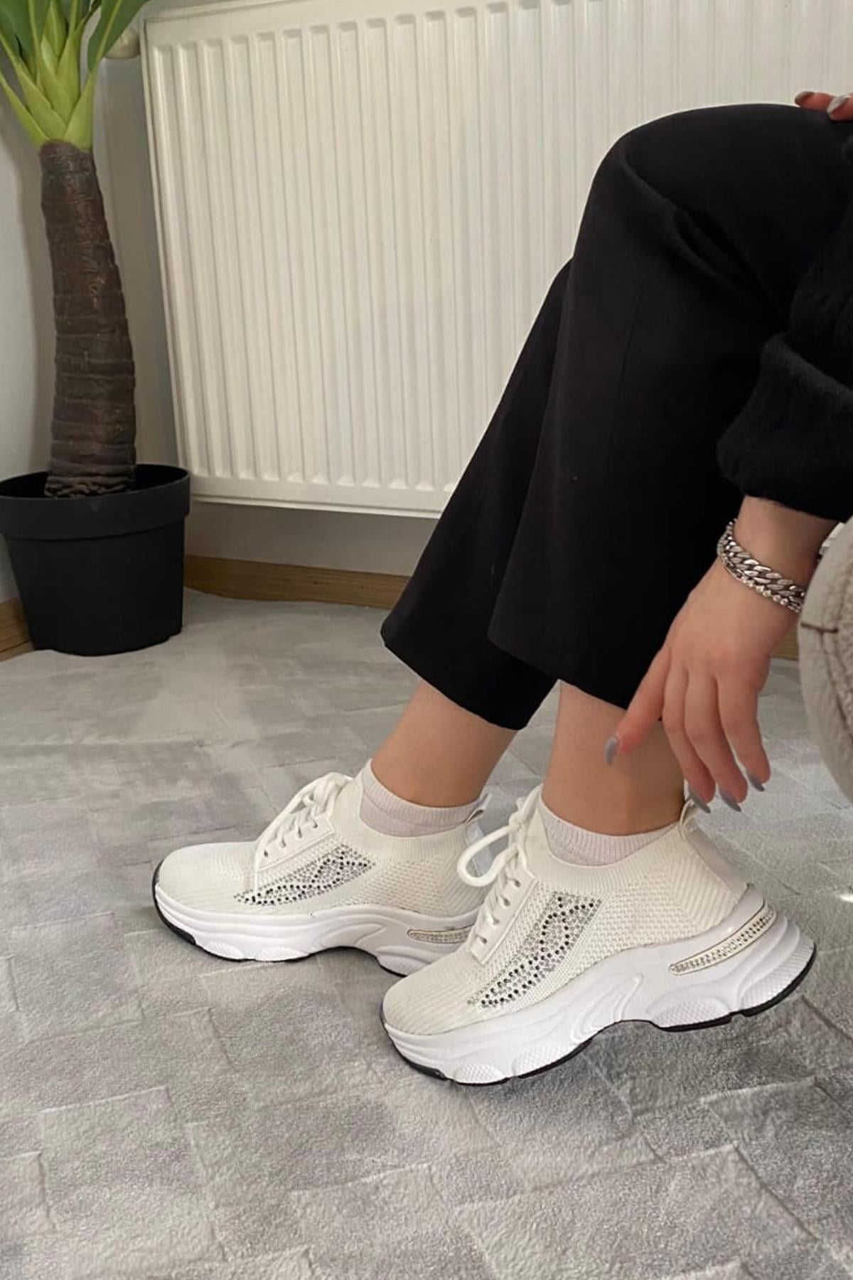Kadın Fabri Beyaz Triko Taşlı Spor Ayakkabı & Sneaker