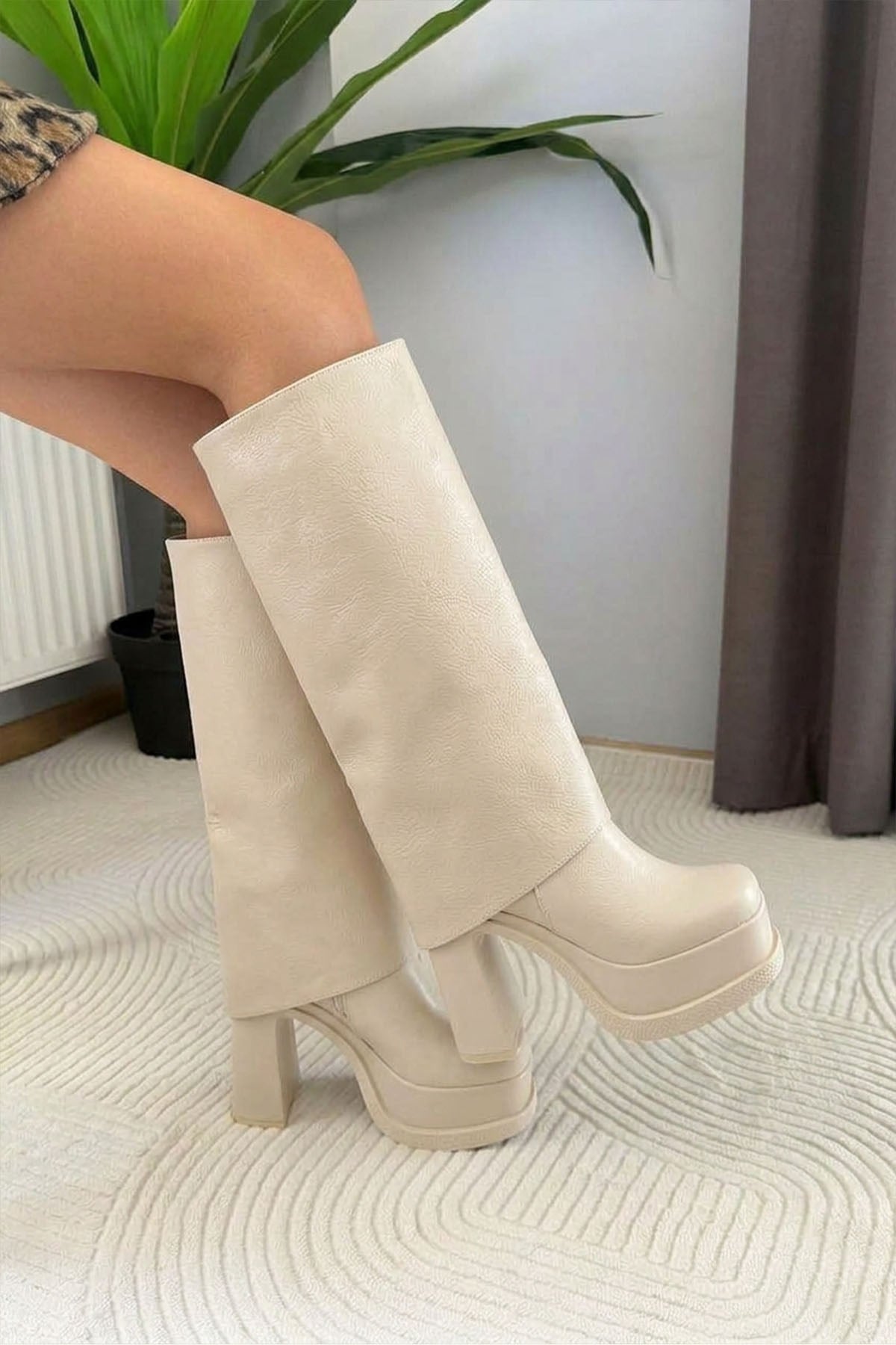 Kadın Herney Bej 12 cm Platfom Topuklu Tak Çıkart Bot Çizme