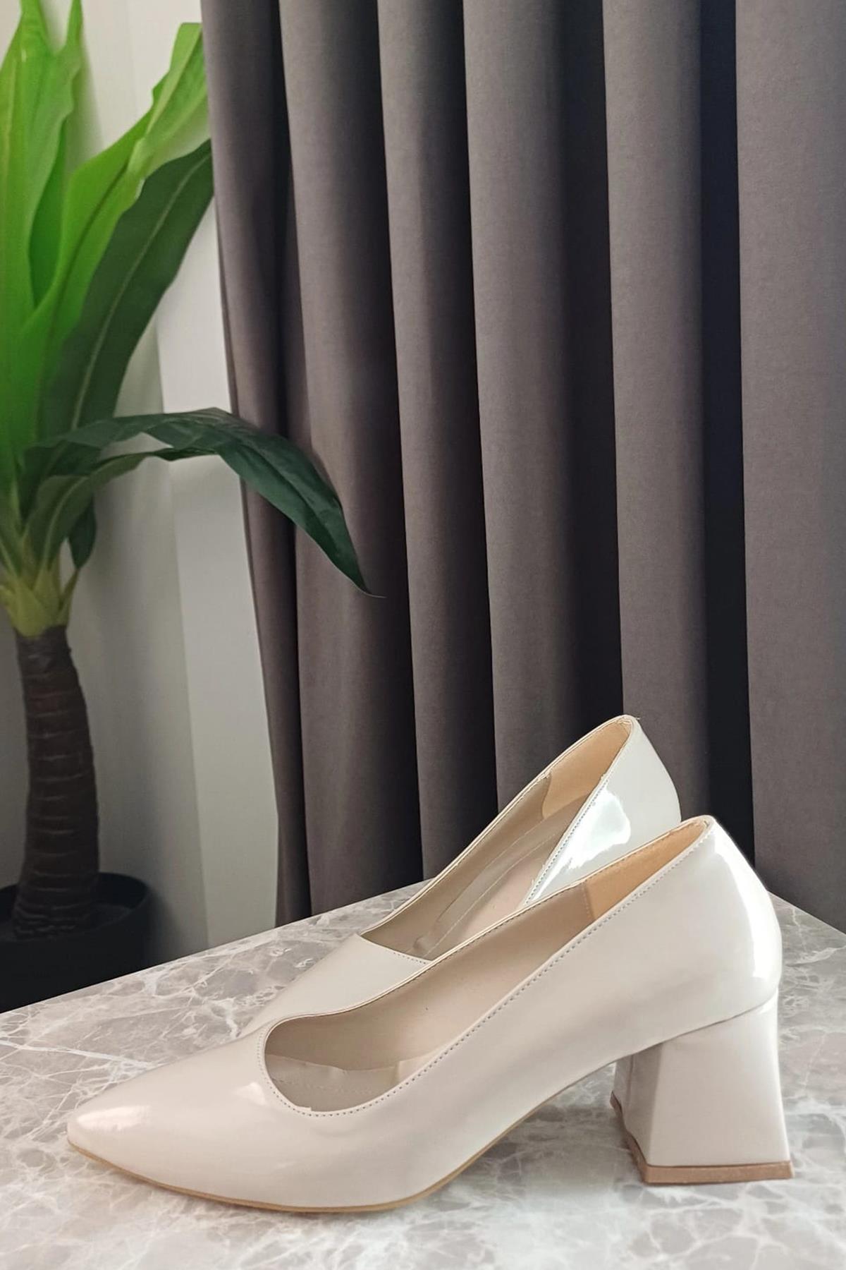 Kadın Nova Krem Rugan 6,5 cm Kalın Topuklu Stiletto