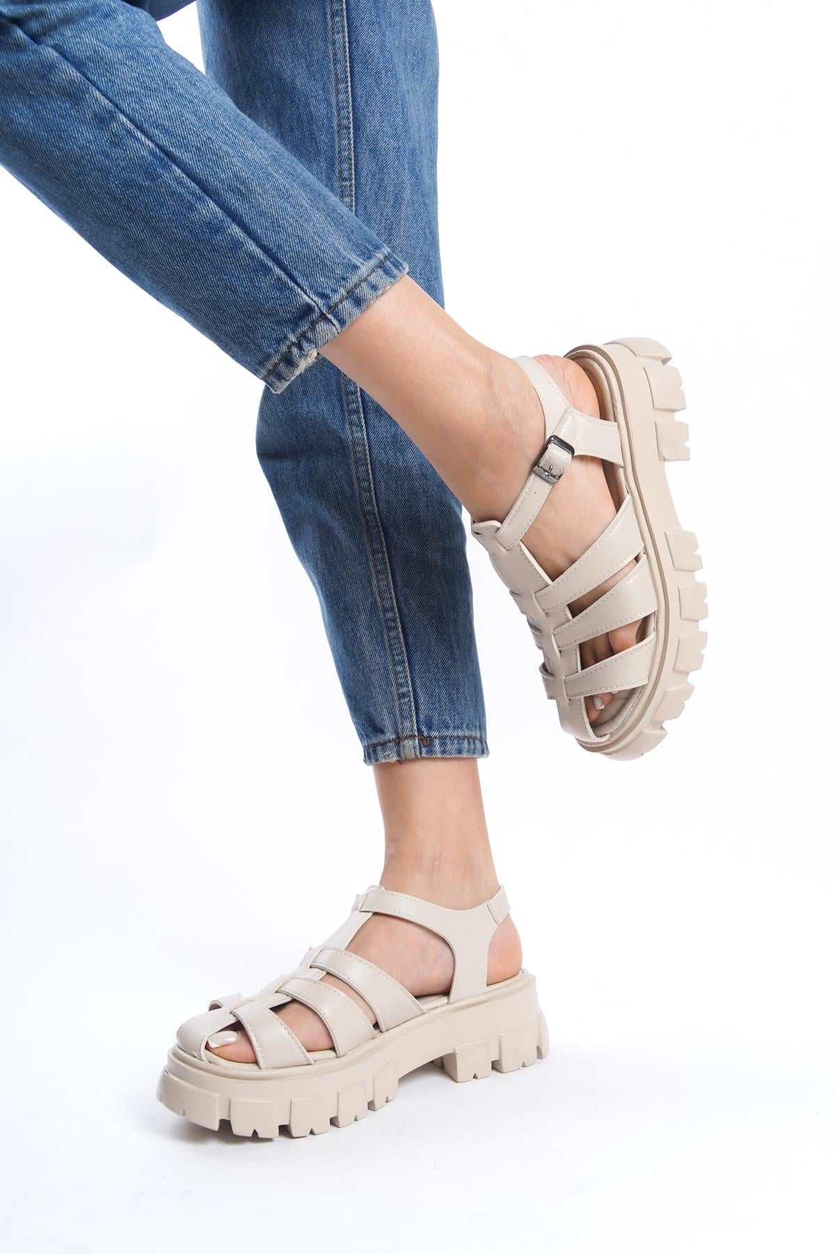 Kadın Petra Bej Yüksek Taban Kafes Model Sandalet 950