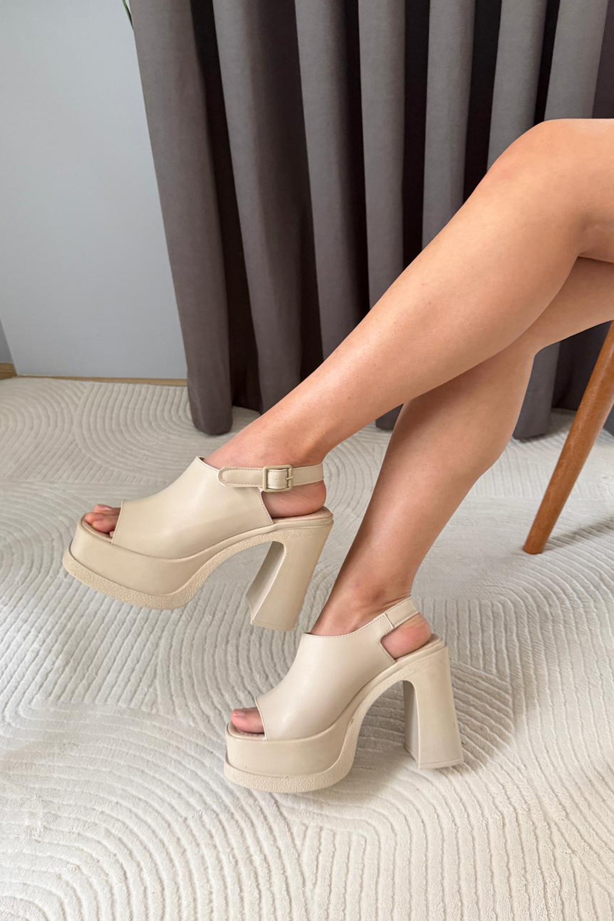 Kadın Pukka Bej Önü Ve Arkası Acık  (12 cm ) Platform Topuklu Ayakkabı