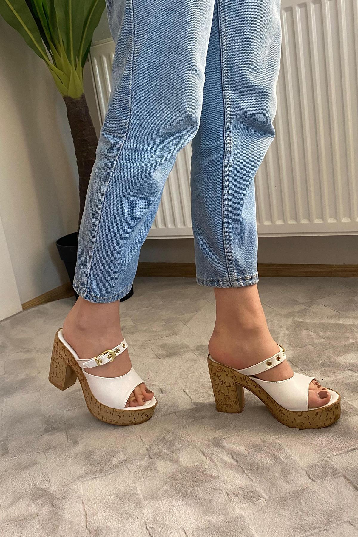 Kadın Rina Beyaz 10 cm Platfom Topuklu Mantar Taban Terlik & Sandalet K-840