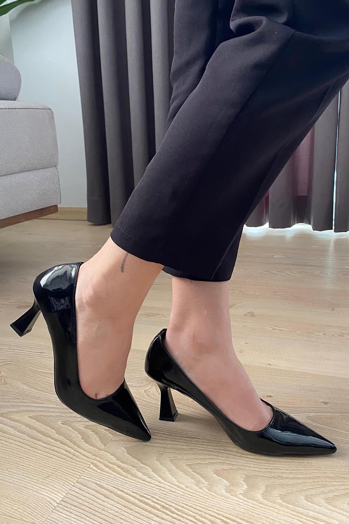 Kadın Samba Siyah Rugan 7 cm İnce Topuklu  Stiletto