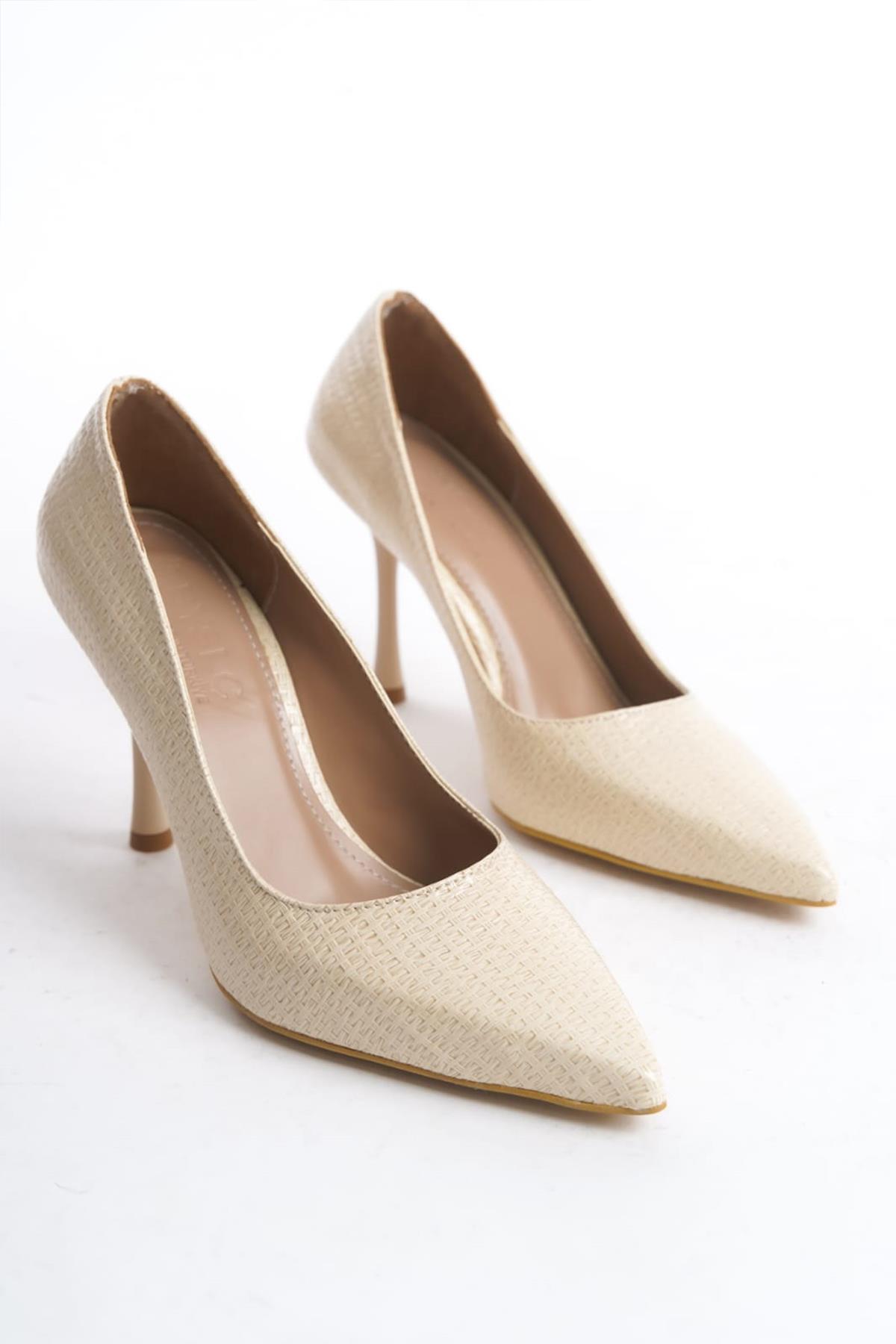 Kadın Scarlet Krem Rugan Baskılı 9 Cm İnce Topuklu Sivri Burun Stiletto