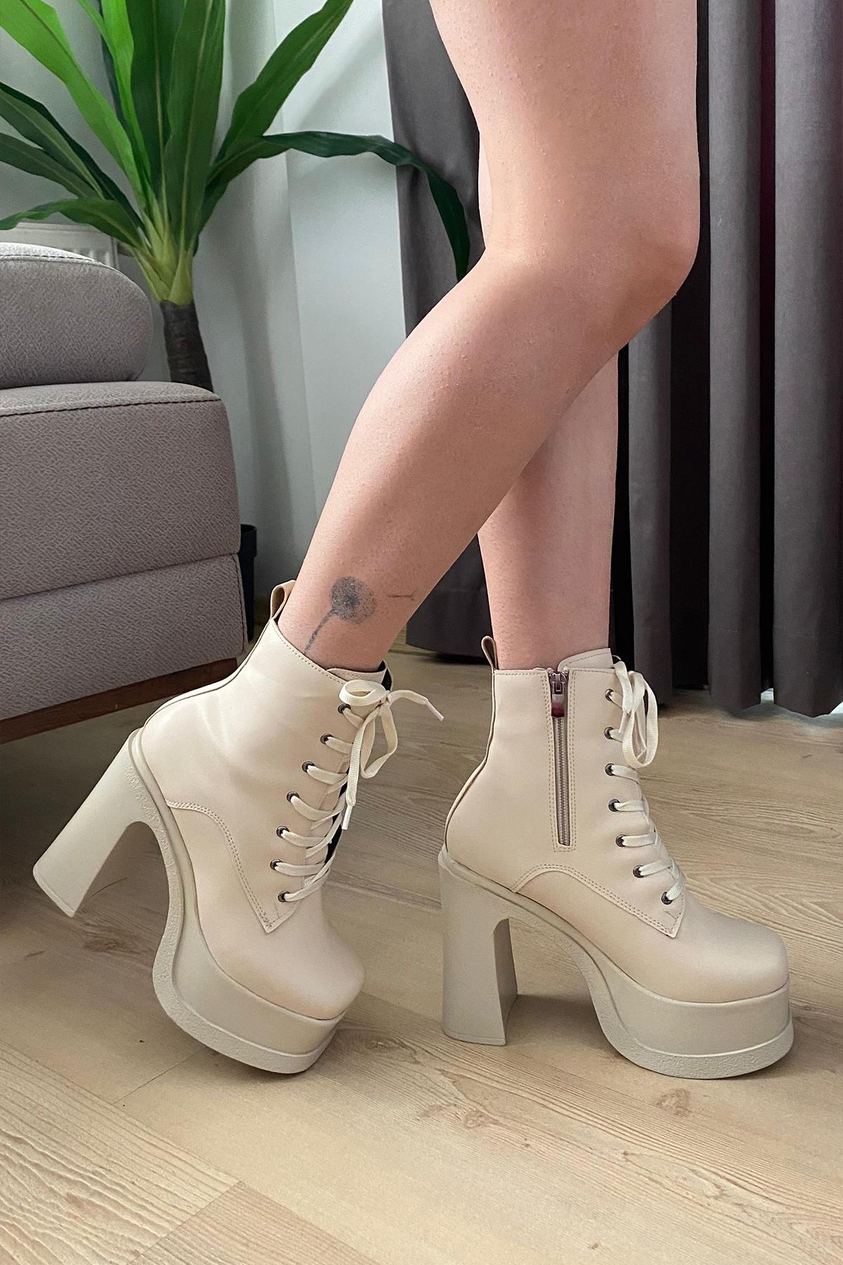 Kadın Simya Krem Bağcıklı Detaylı 12 cm Platform Topuklu Fermuarlı Bot