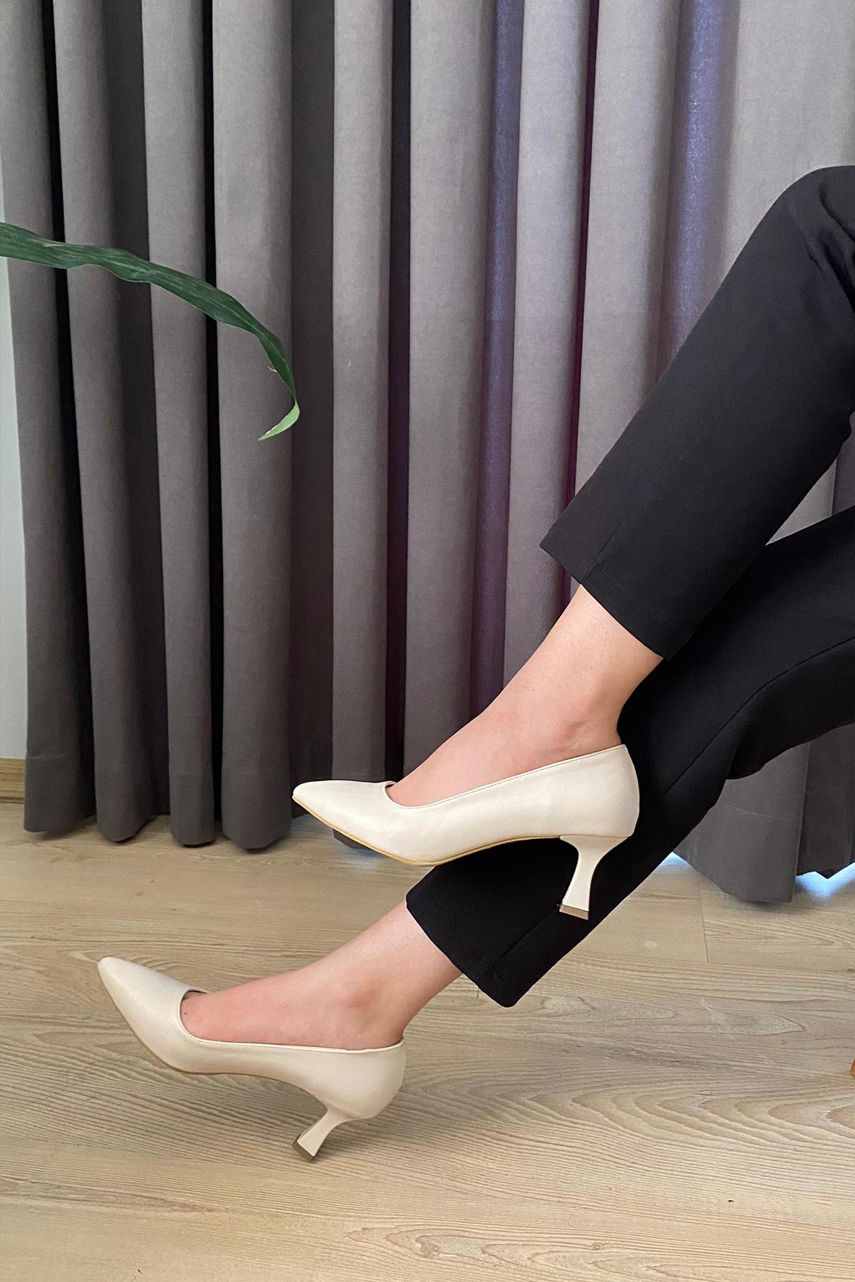 Kadın Sity Krem Cilt 6 cm İnce Topuklu Stiletto
