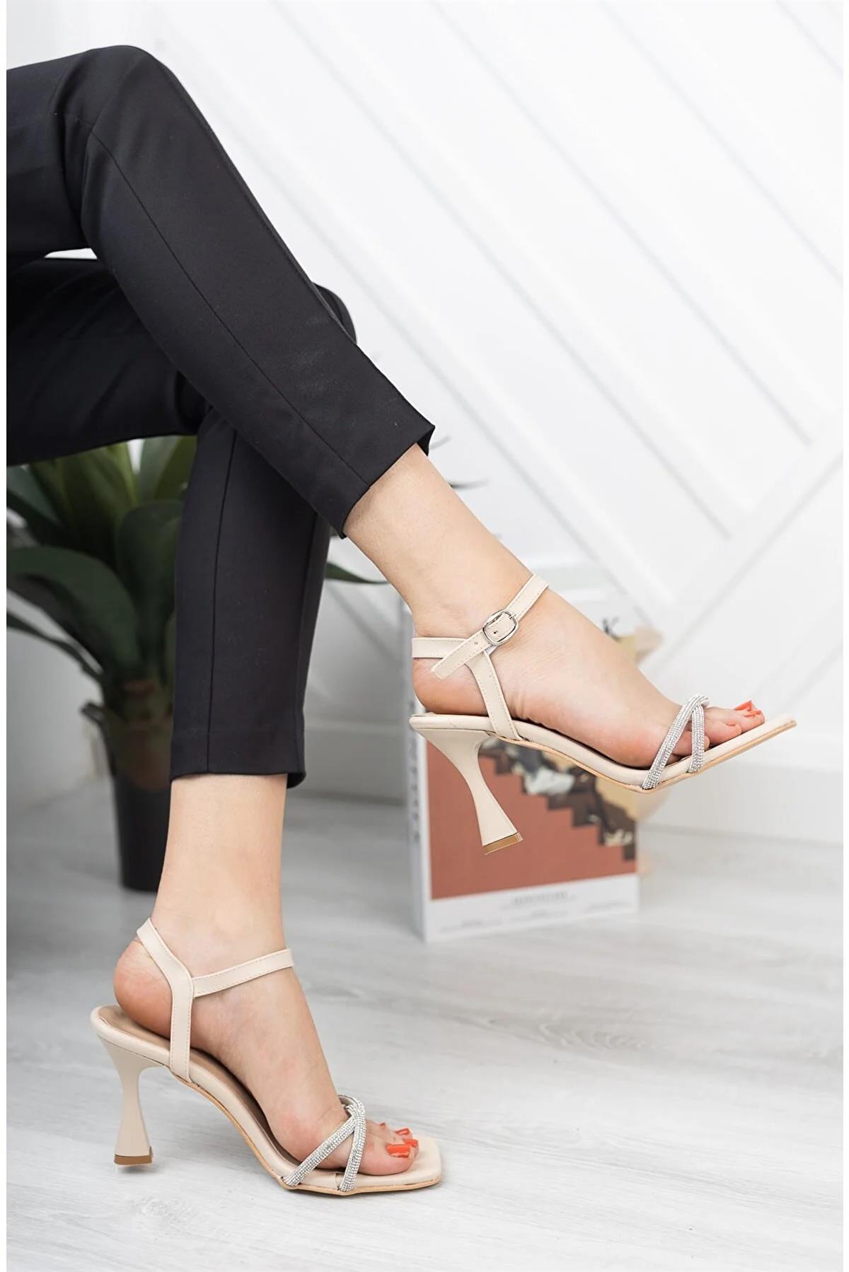 Kadın Taşlı Krem Dress Topuklu Ayakkabı Stiletto