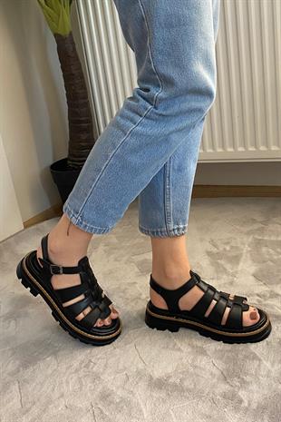Kadın Desma Siyah Kafes Model Vardola Deyatlı  Kalın Taban Ortopedik  Sandalet  K-140